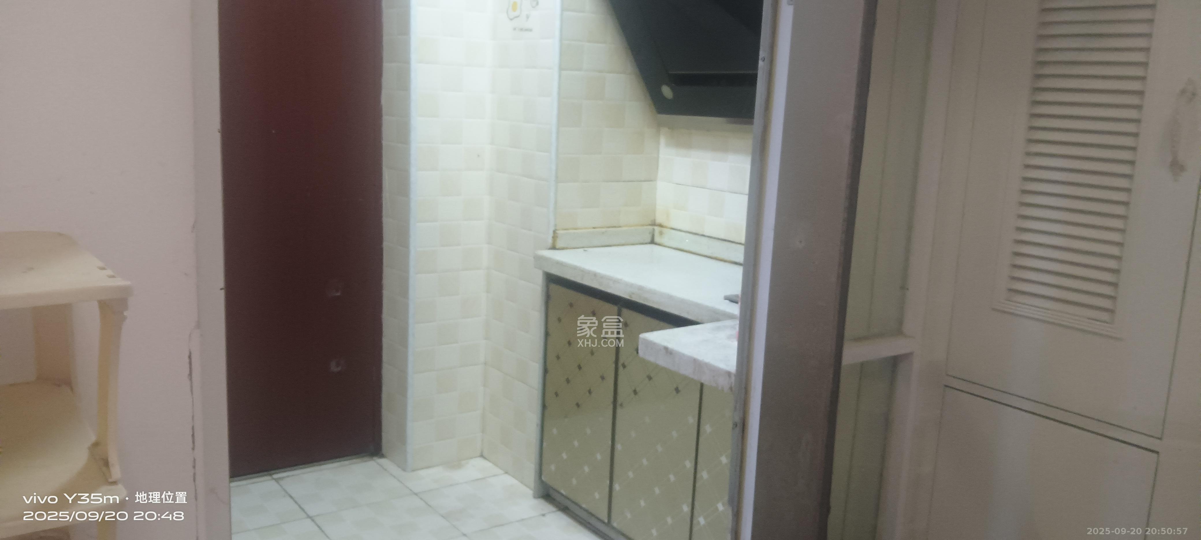 观园国际公寓  1室1厅1卫    1500.0元/月室内图