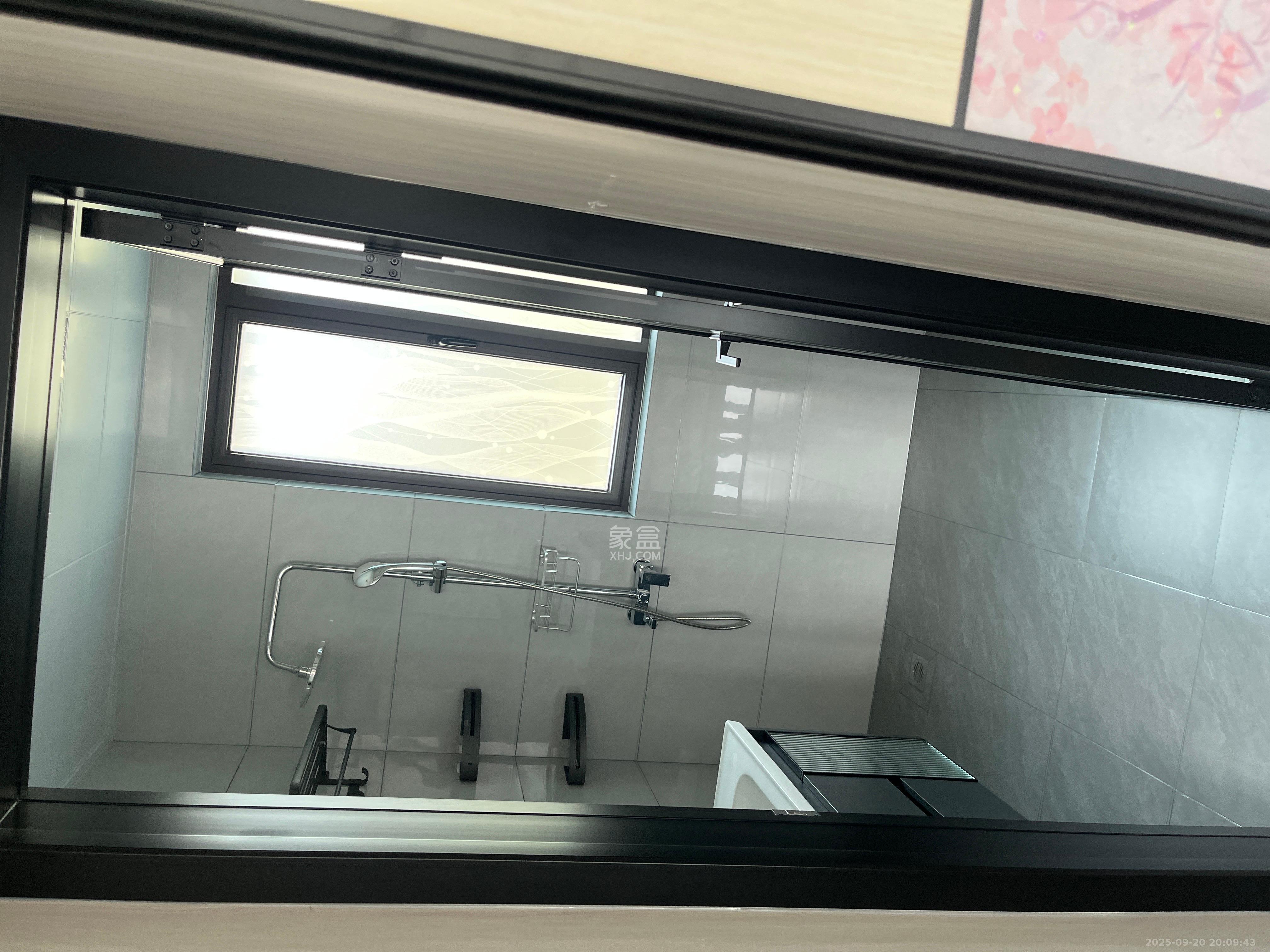 和润园三期  3室2厅2卫    2800.0元/月室内图