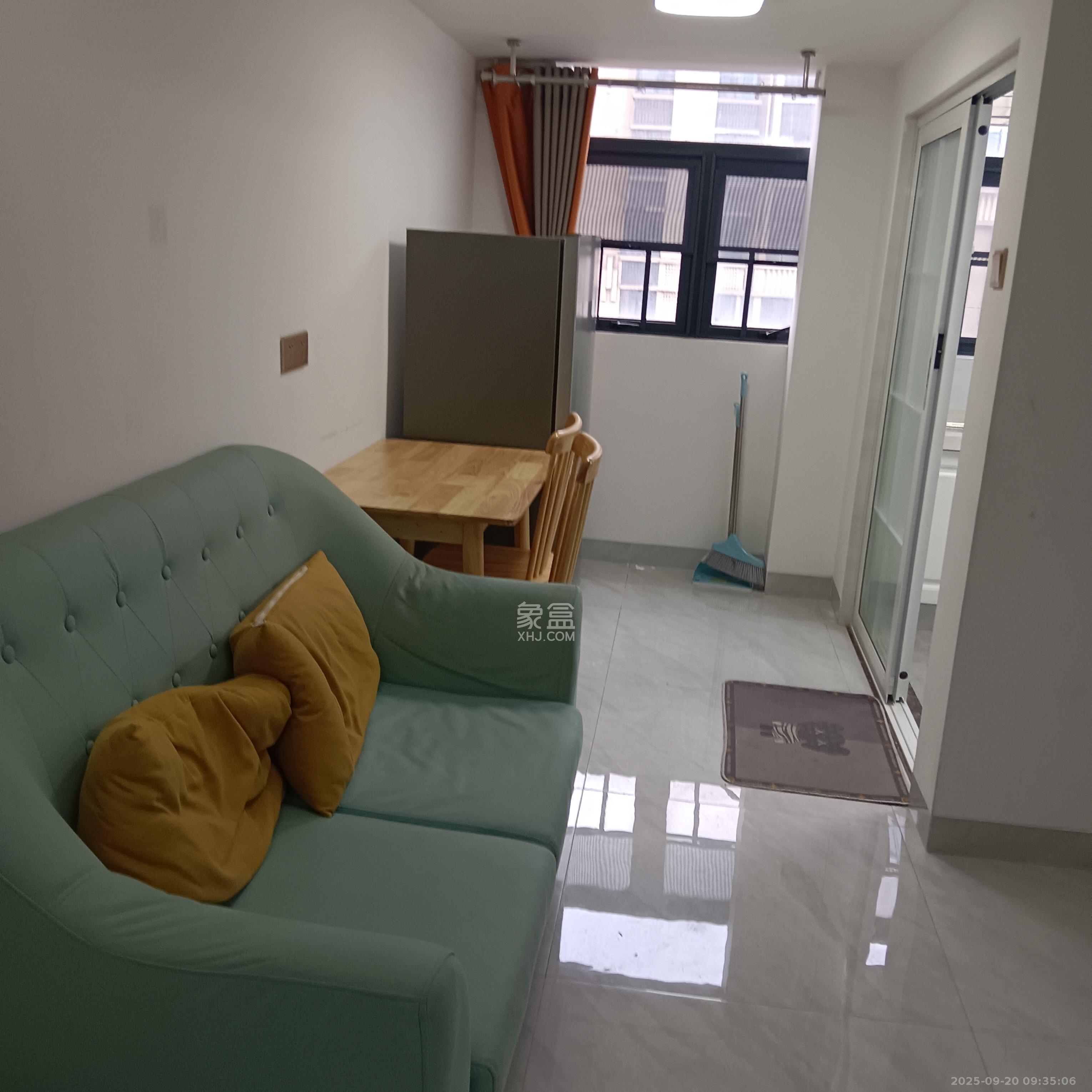 天鸿天府(天鸿中央大院) 2室1厅1卫 1900.0元/月 天鸿天府(天鸿中央大院) 2室1厅1卫 1900.0元/月室内图