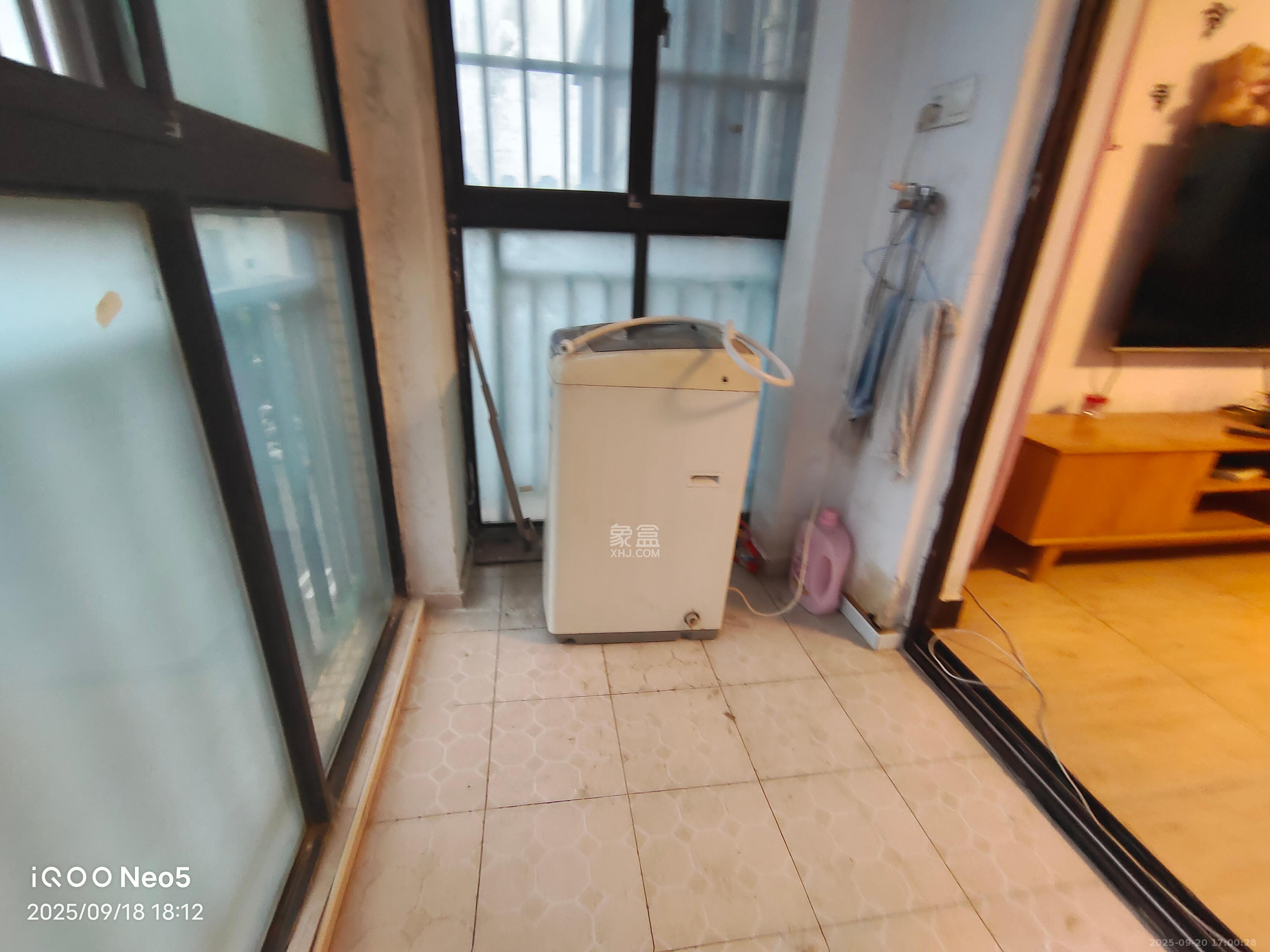 七里香榭  3室2厅1卫    1700.0元/月室内图