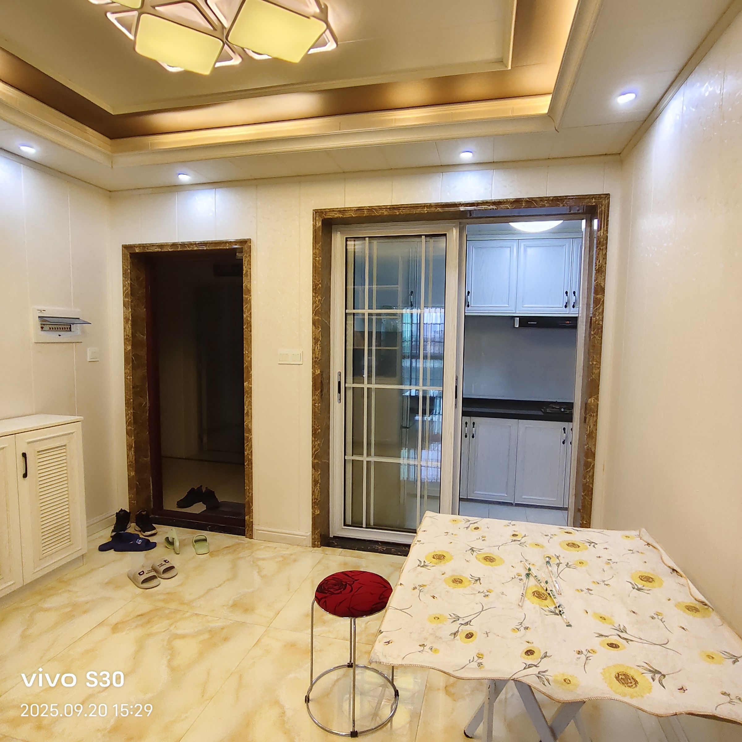 中国铁建金色蓝庭 2室1厅1卫 1800.0元/月 中国铁建金色蓝庭 2室1厅1卫 1800.0元/月室内图