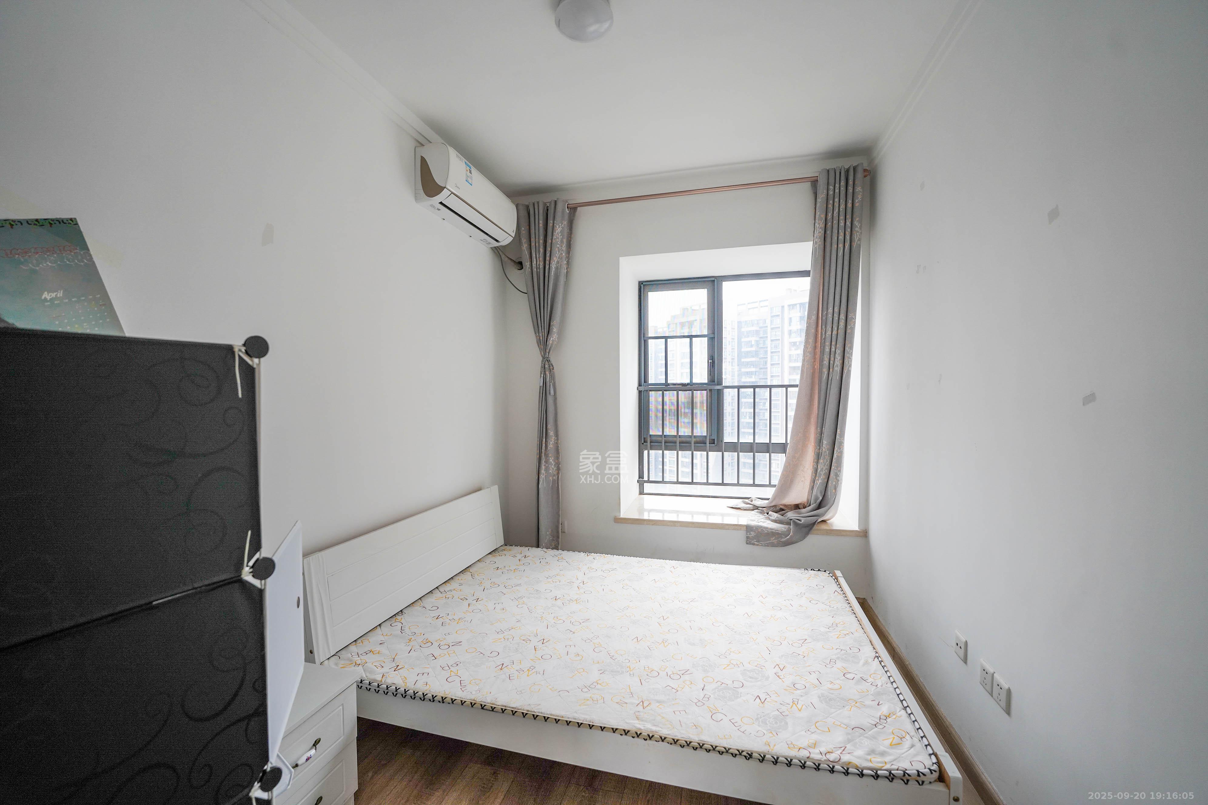 汇金城/嘉华城（二期、三期）  4室2厅2卫    145.0万卧室