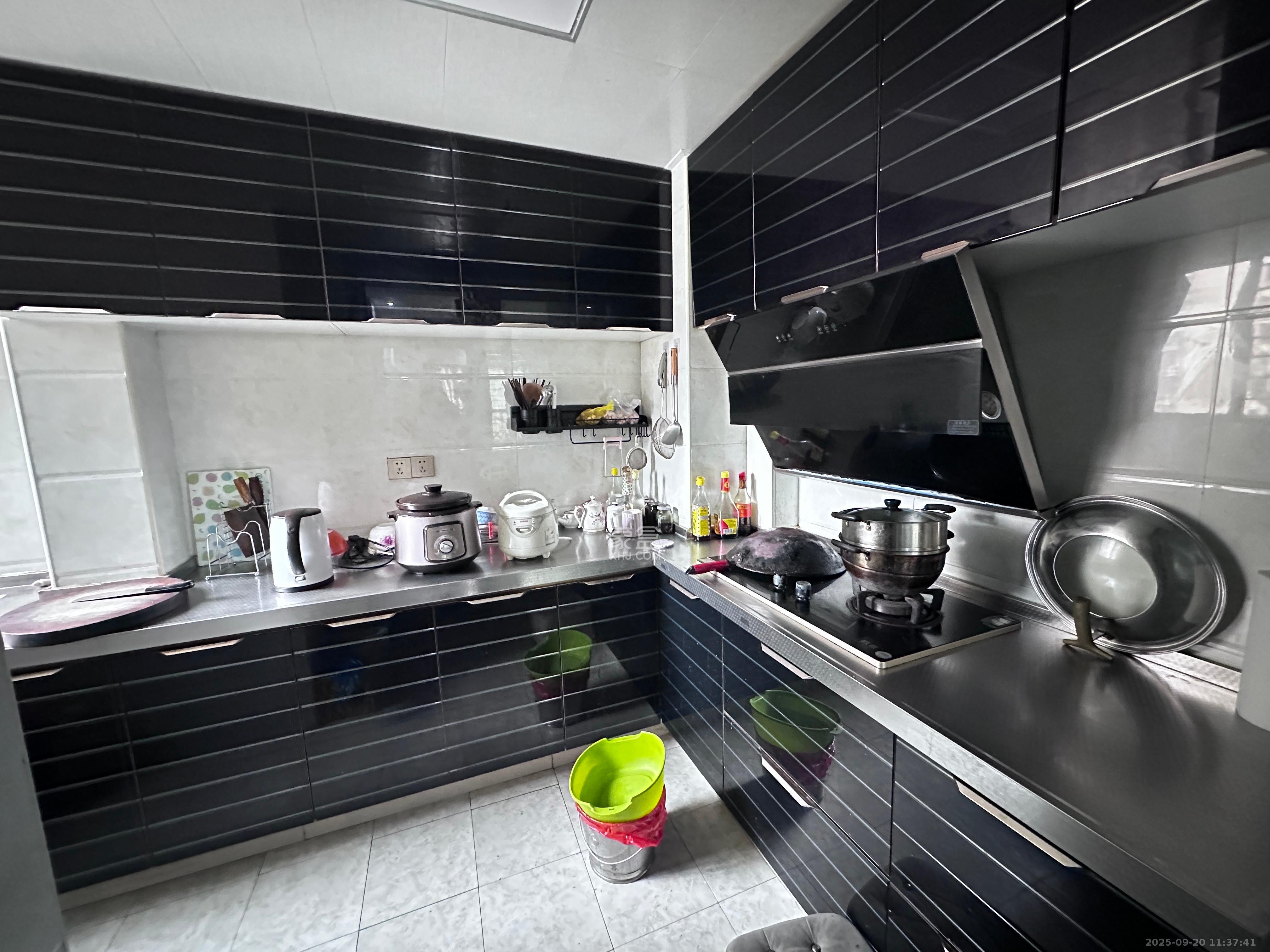 华润橡树湾 2室2厅1卫 2000.0元/月 华润橡树湾 2室2厅1卫 2000.0元/月室内图