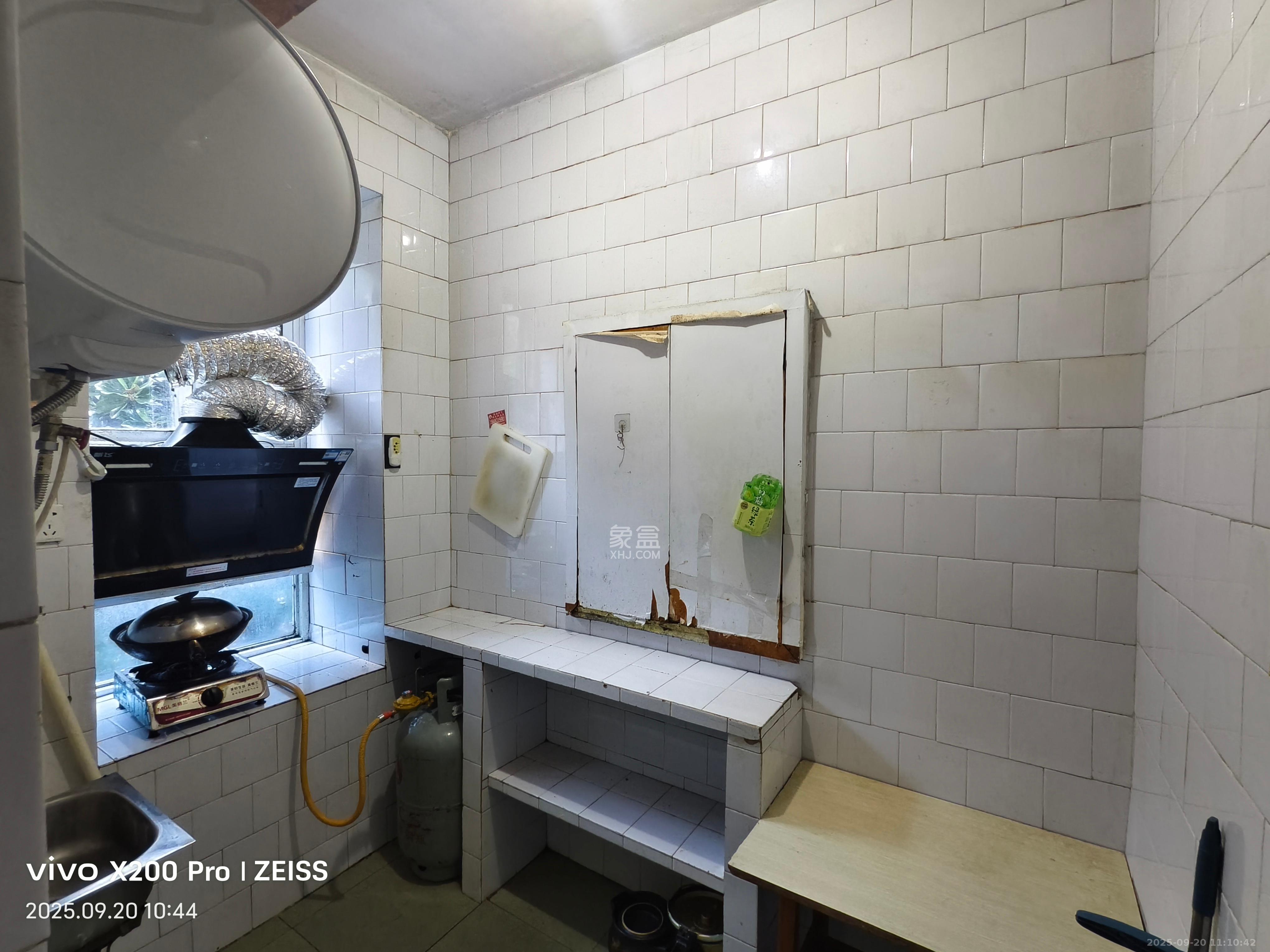 国庆新村 2室1厅1卫 1300.0元/月 国庆新村 2室1厅1卫 1300.0元/月室内图