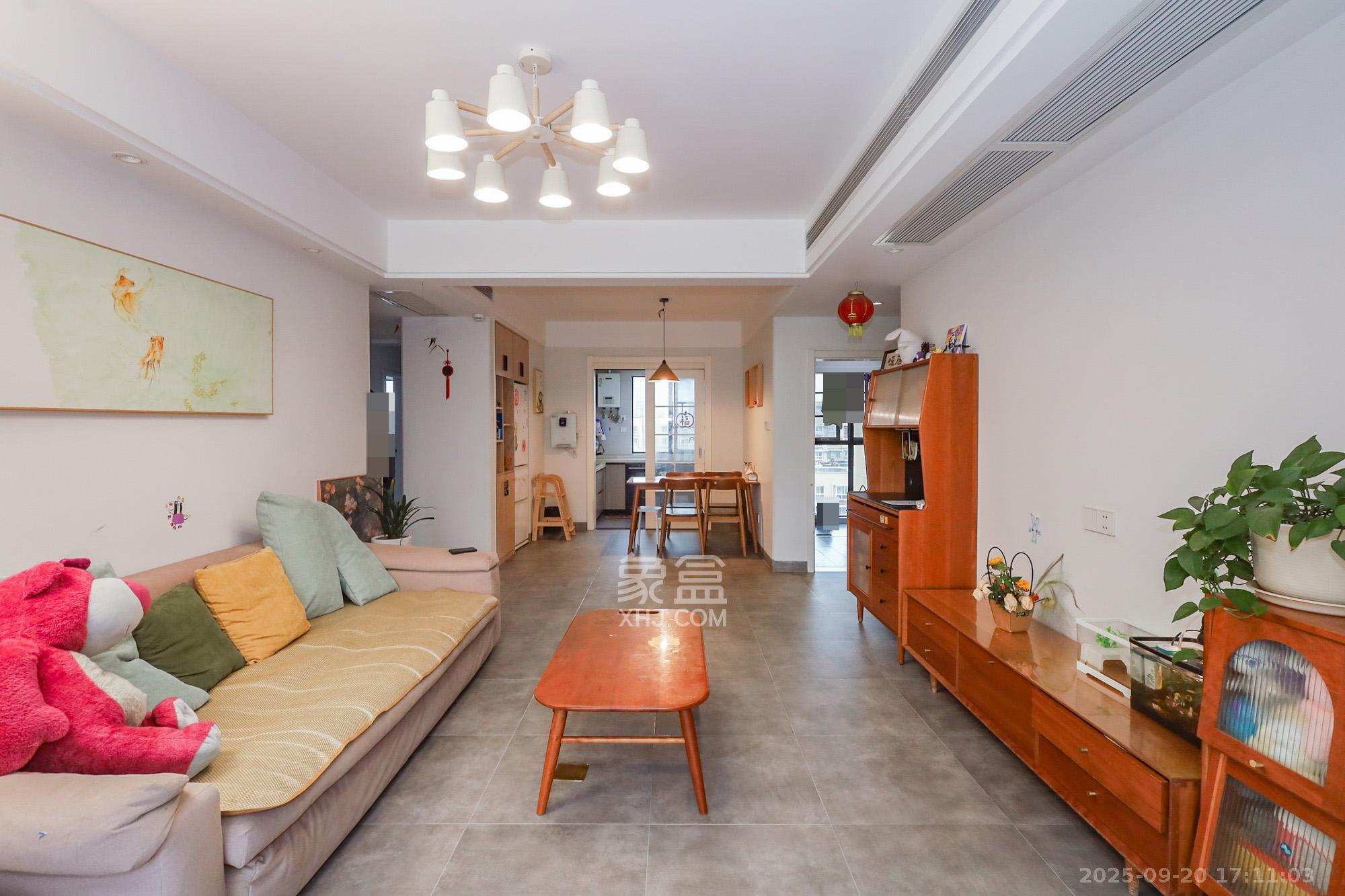 光明E城  4室2厅2卫    125.0万 光明E城  4室2厅2卫    125.0万