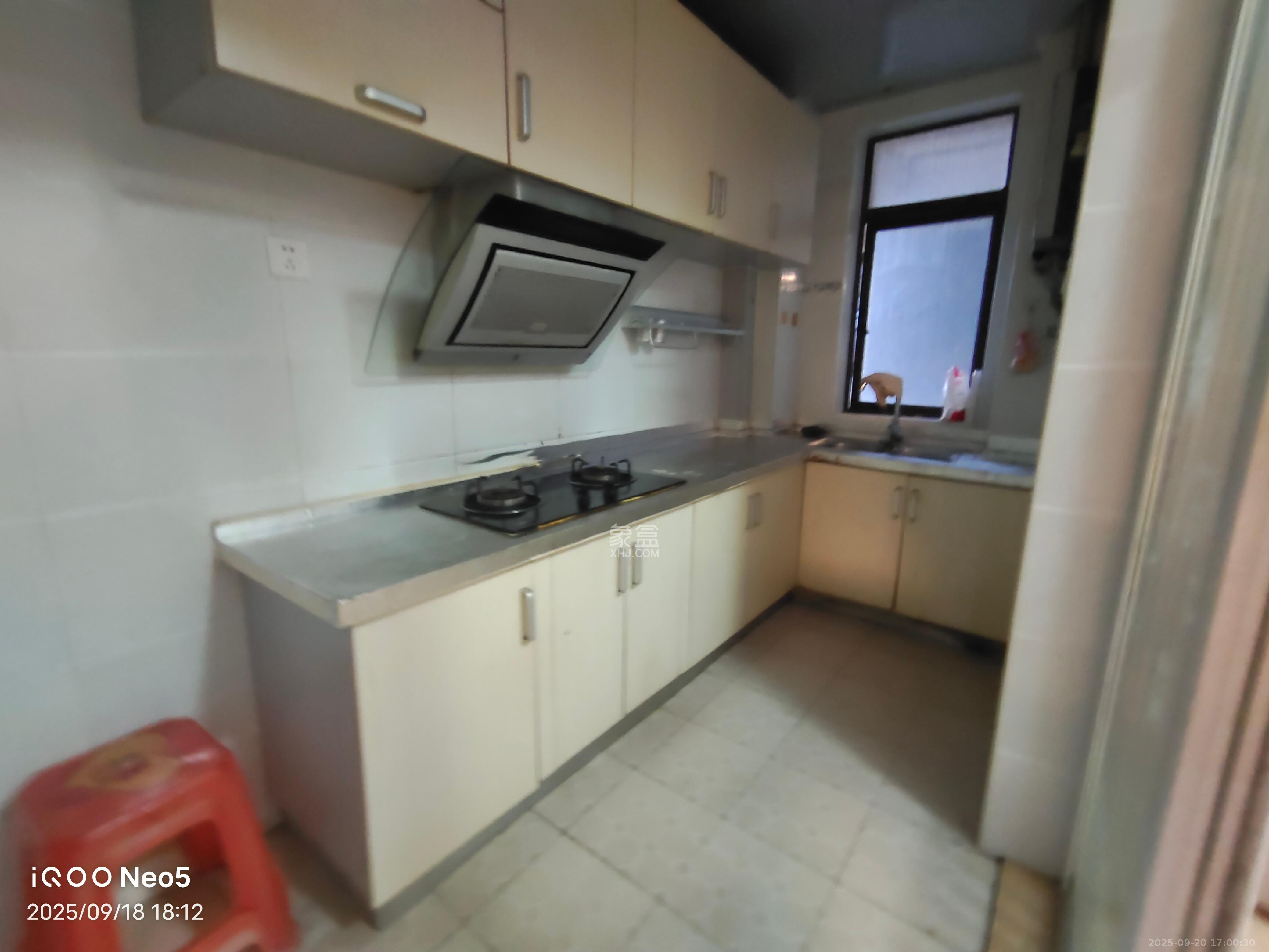 七里香榭  3室2厅1卫    1700.0元/月室内图