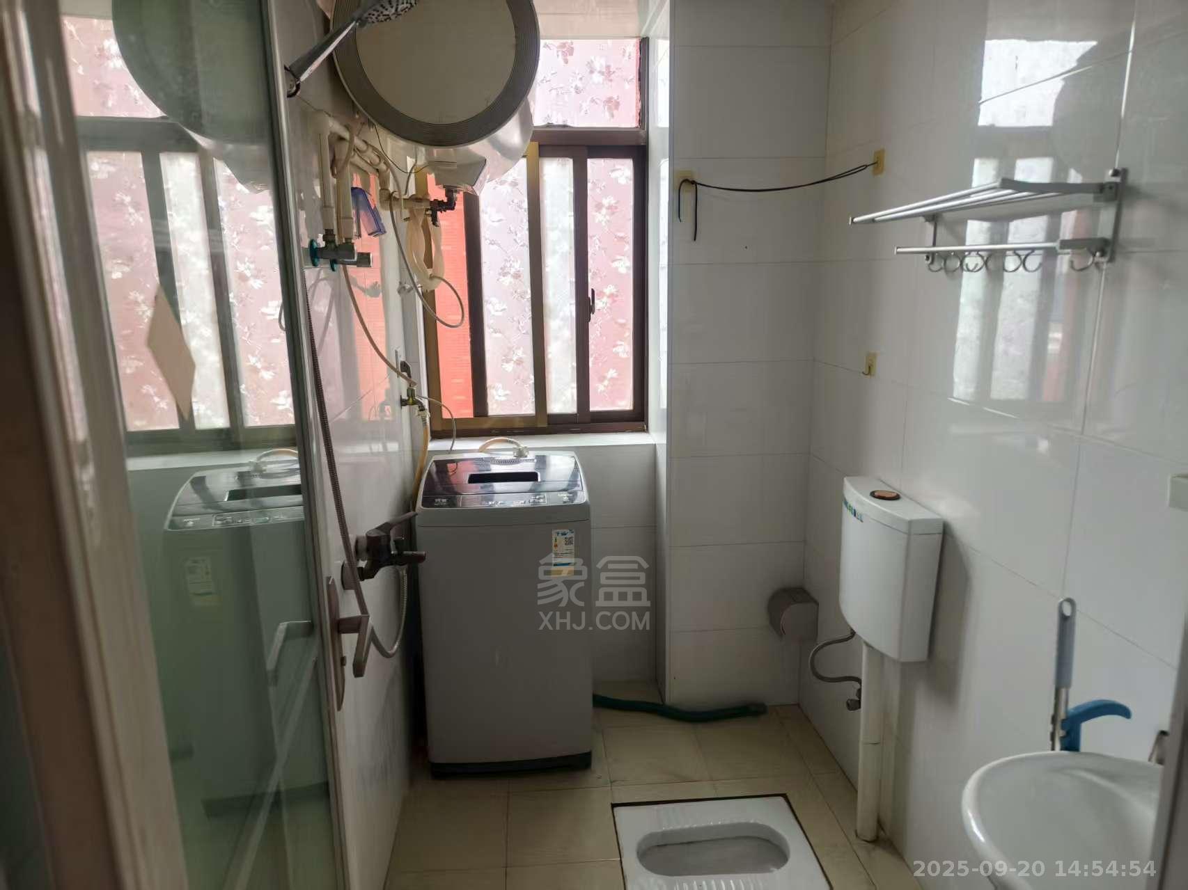 庐山恋 2室2厅1卫 1400.0元/月 庐山恋 2室2厅1卫 1400.0元/月室内图