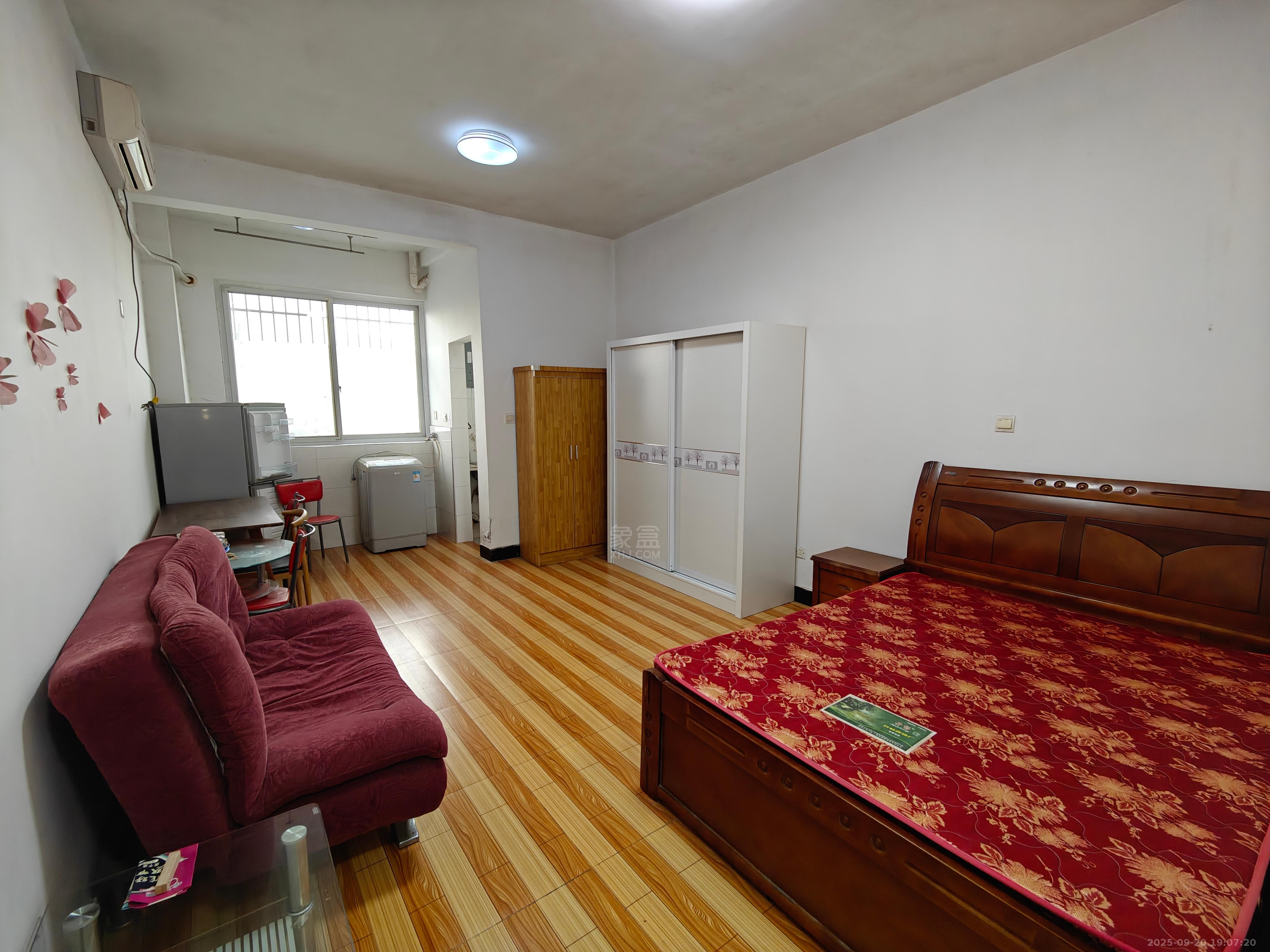 蓝筹公寓1栋  1室1厅1卫    1000.0元/月室内图