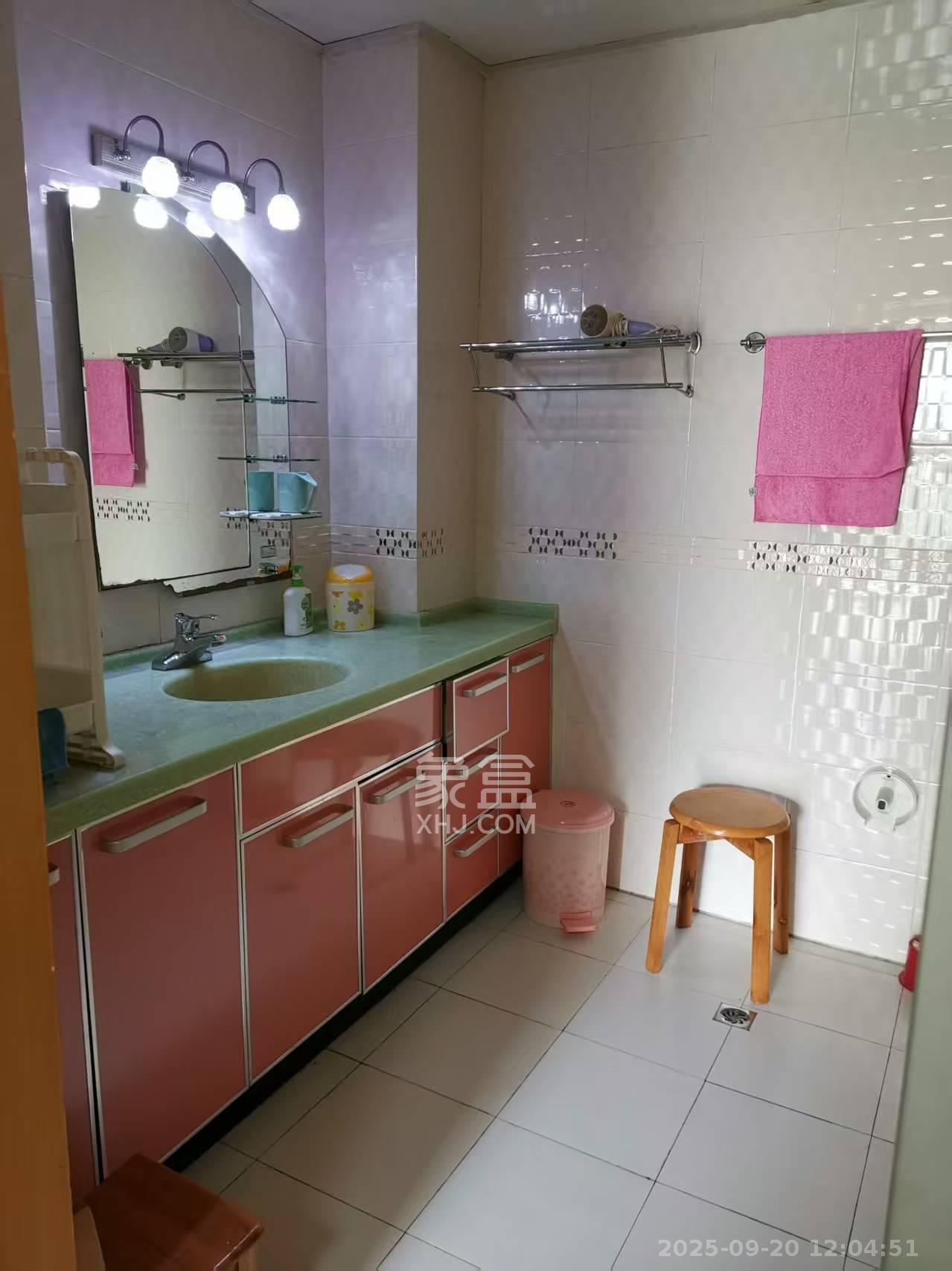 书香名邸  3室2厅1卫    3000.0元/月室内图