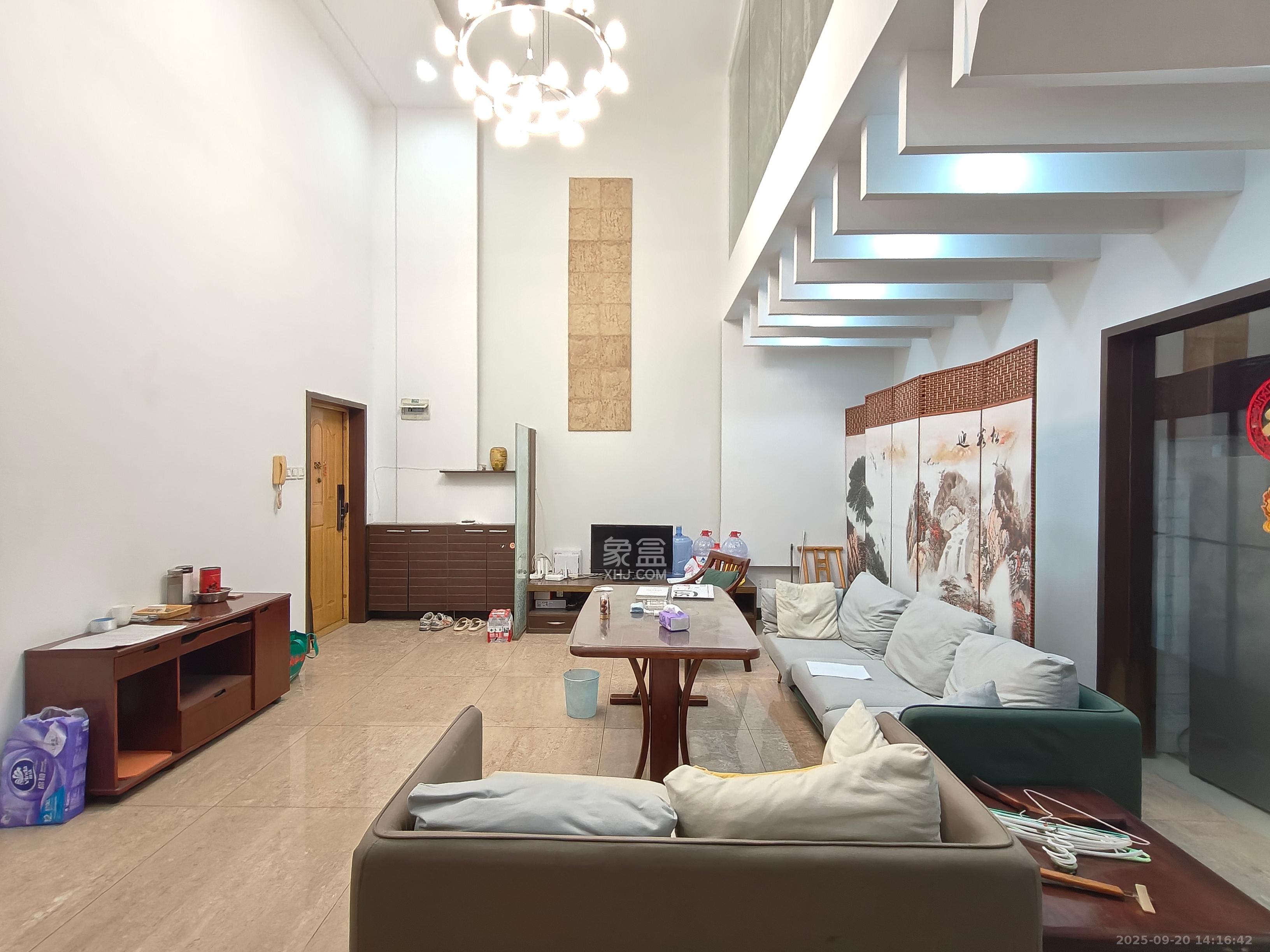 君临天厦  4室2厅2卫    3800.0元/月室内图