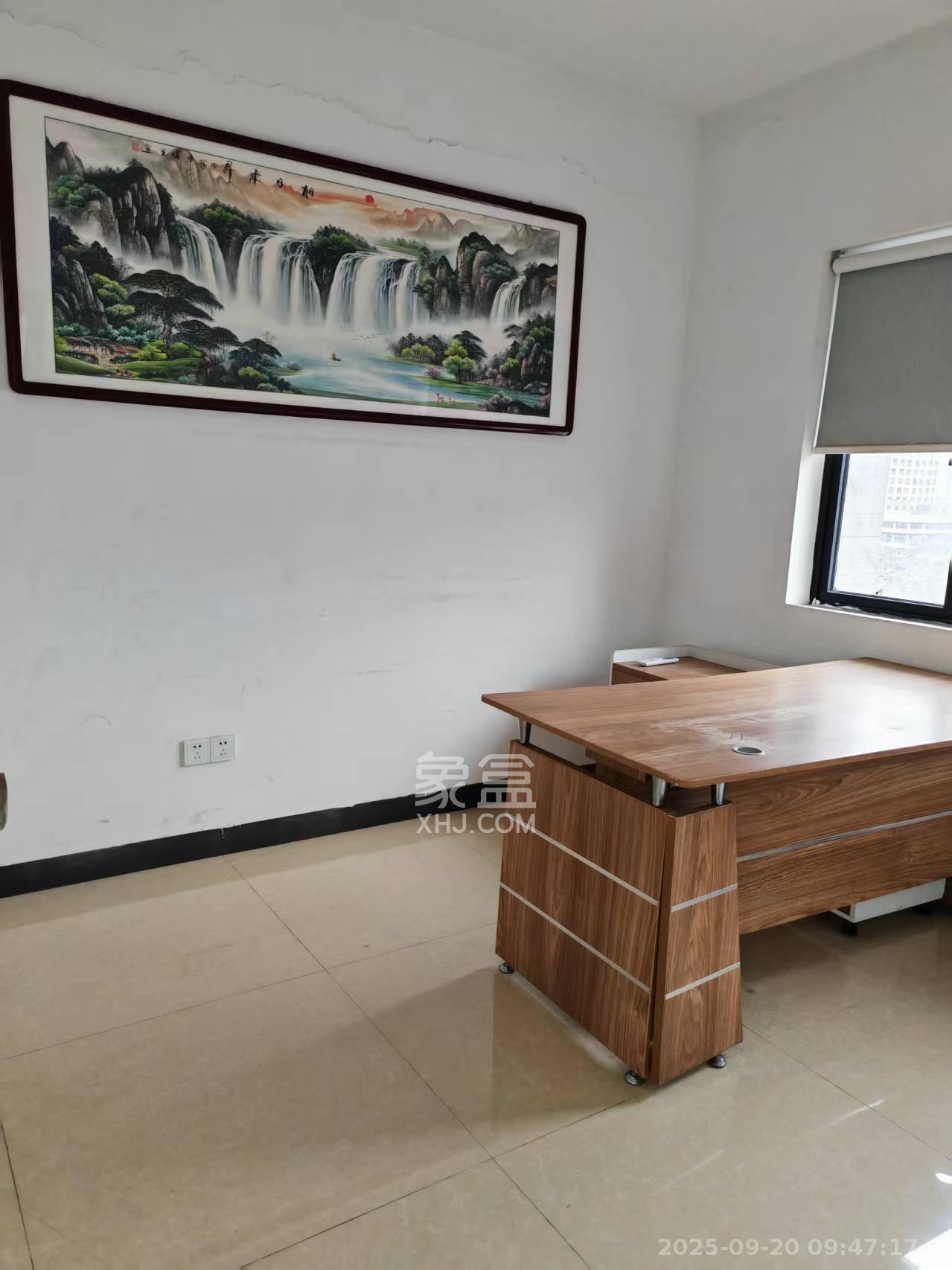 锦泰东环国际  1室2厅1卫    2500.0元/月室内图