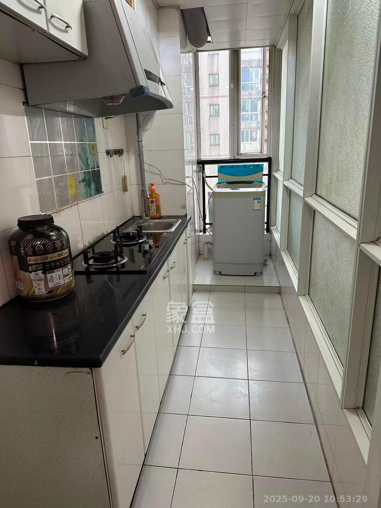 时代先锋  1室1厅1卫    1300.0元/月室内图