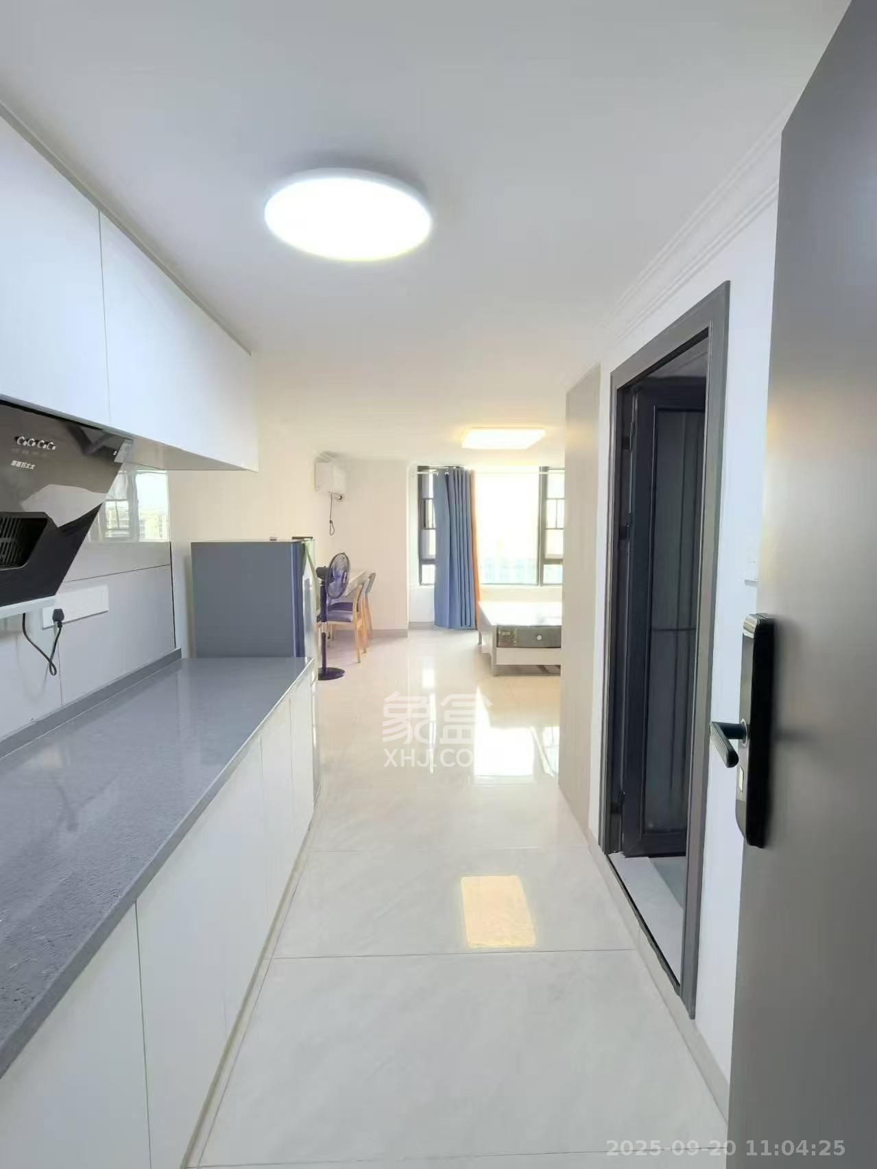 世茂璀璨天城公寓 1室1厅1卫 1580.0元/月 世茂璀璨天城公寓 1室1厅1卫 1580.0元/月室内图