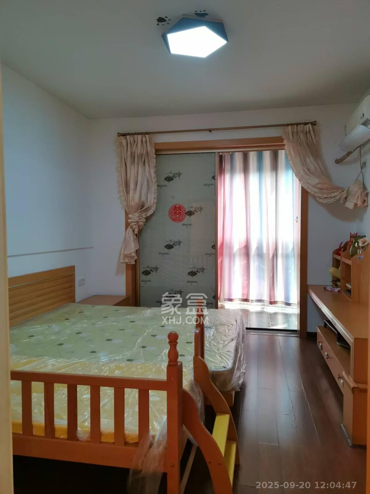 书香名邸  3室2厅1卫    3000.0元/月室内图