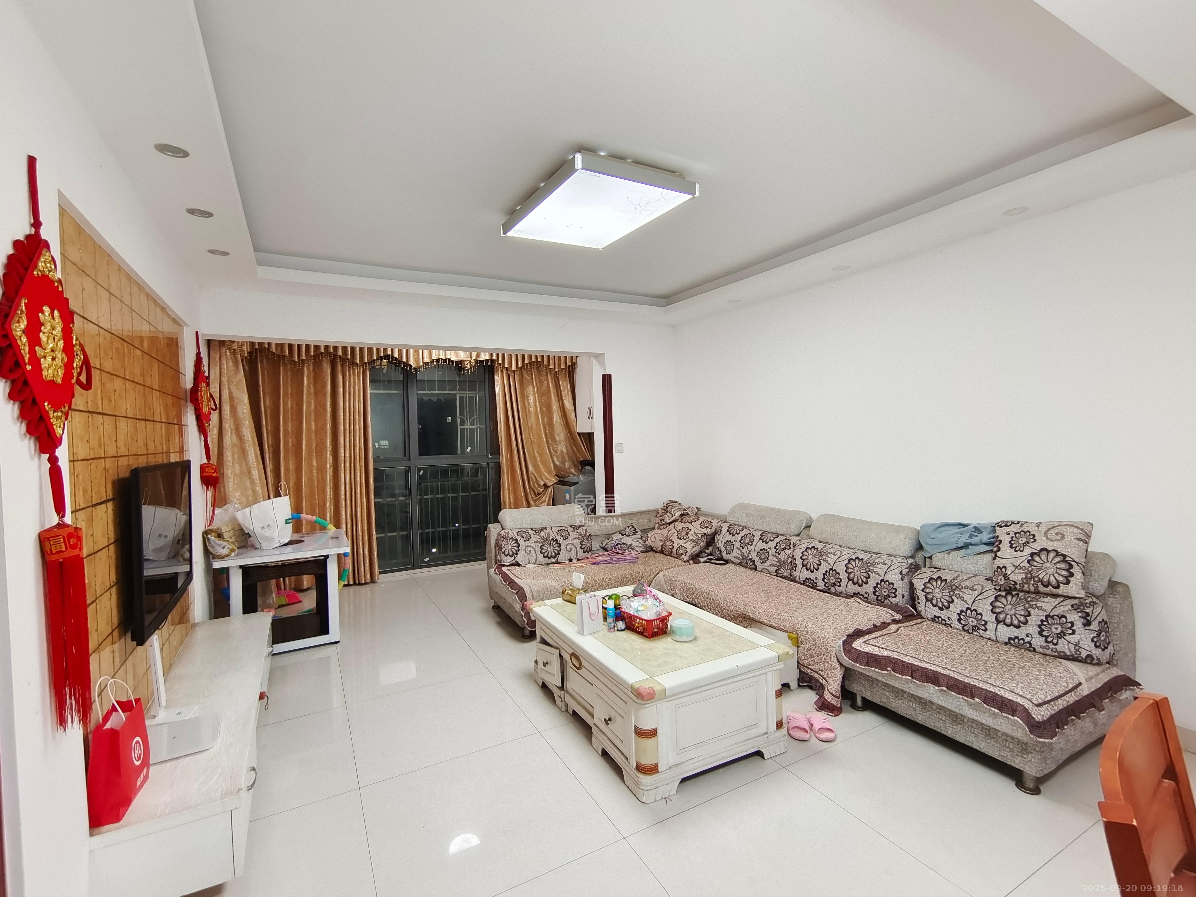 龙吉湾小区(龙瑞尚苑) 3室2厅1卫 1900.0元/月 龙吉湾小区(龙瑞尚苑) 3室2厅1卫 1900.0元/月室内图