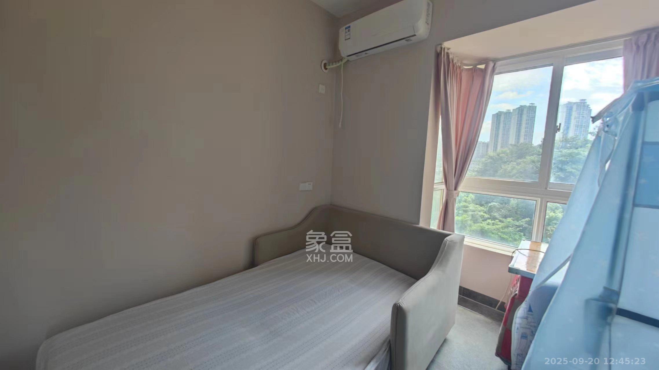 天麓尚层  3室2厅1卫    2400.0元/月室内图