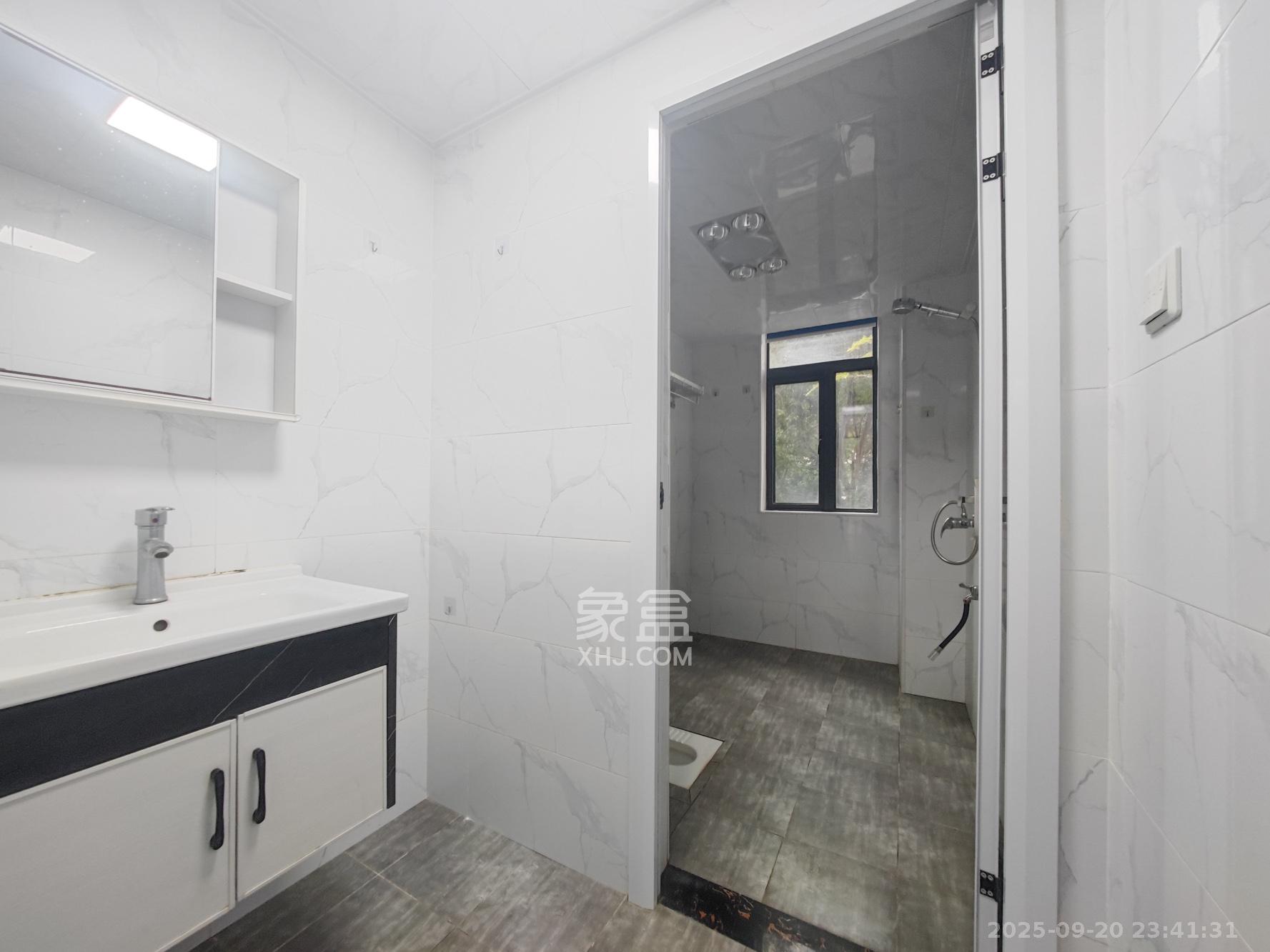 五矿万境园  4室2厅1卫    160.0万卫生间