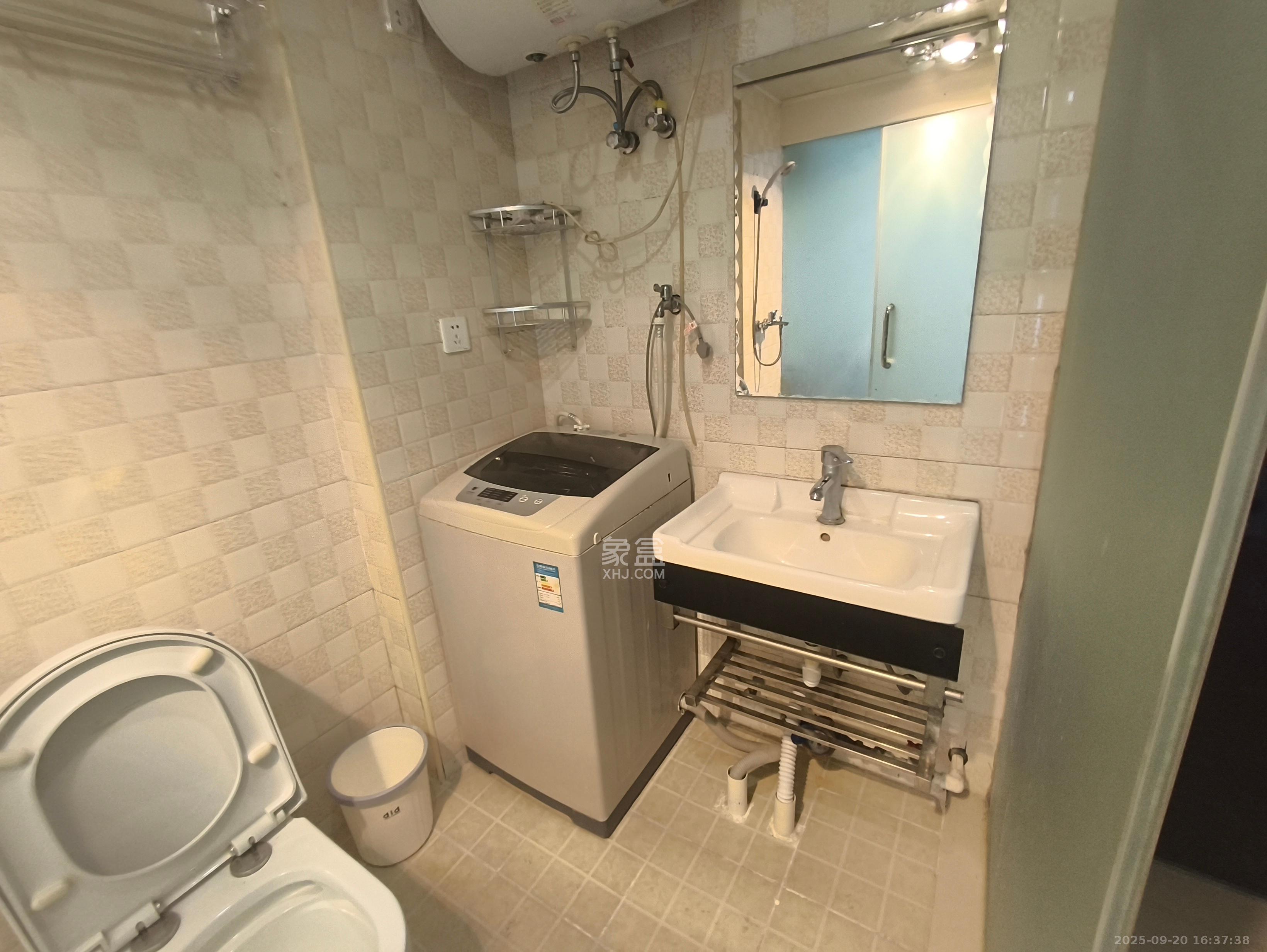 万科金域华府一期 1室1厅1卫 1200.0元/月 万科金域华府一期 1室1厅1卫 1200.0元/月室内图