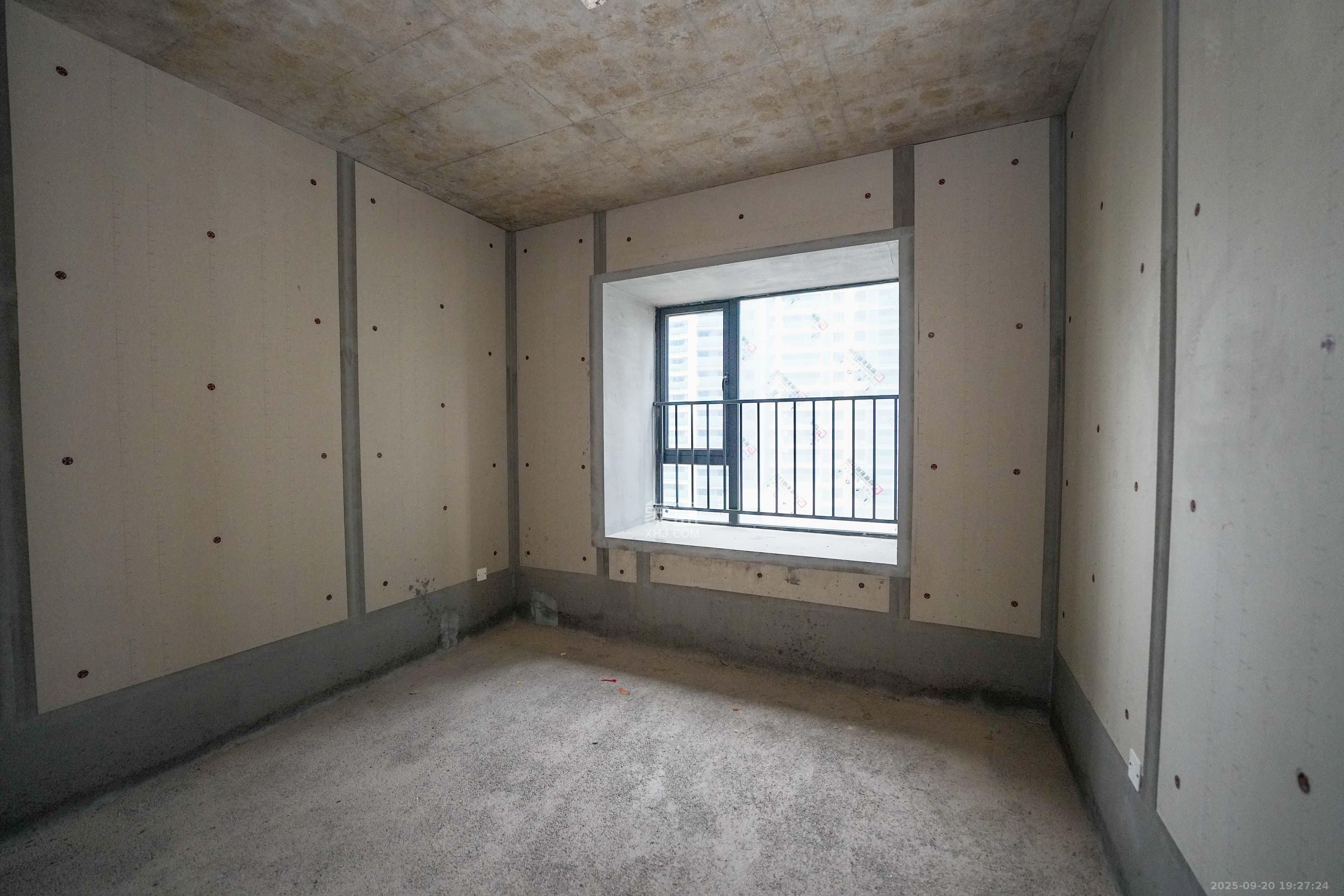 京盛和府  4室2厅2卫    148.0万卧室