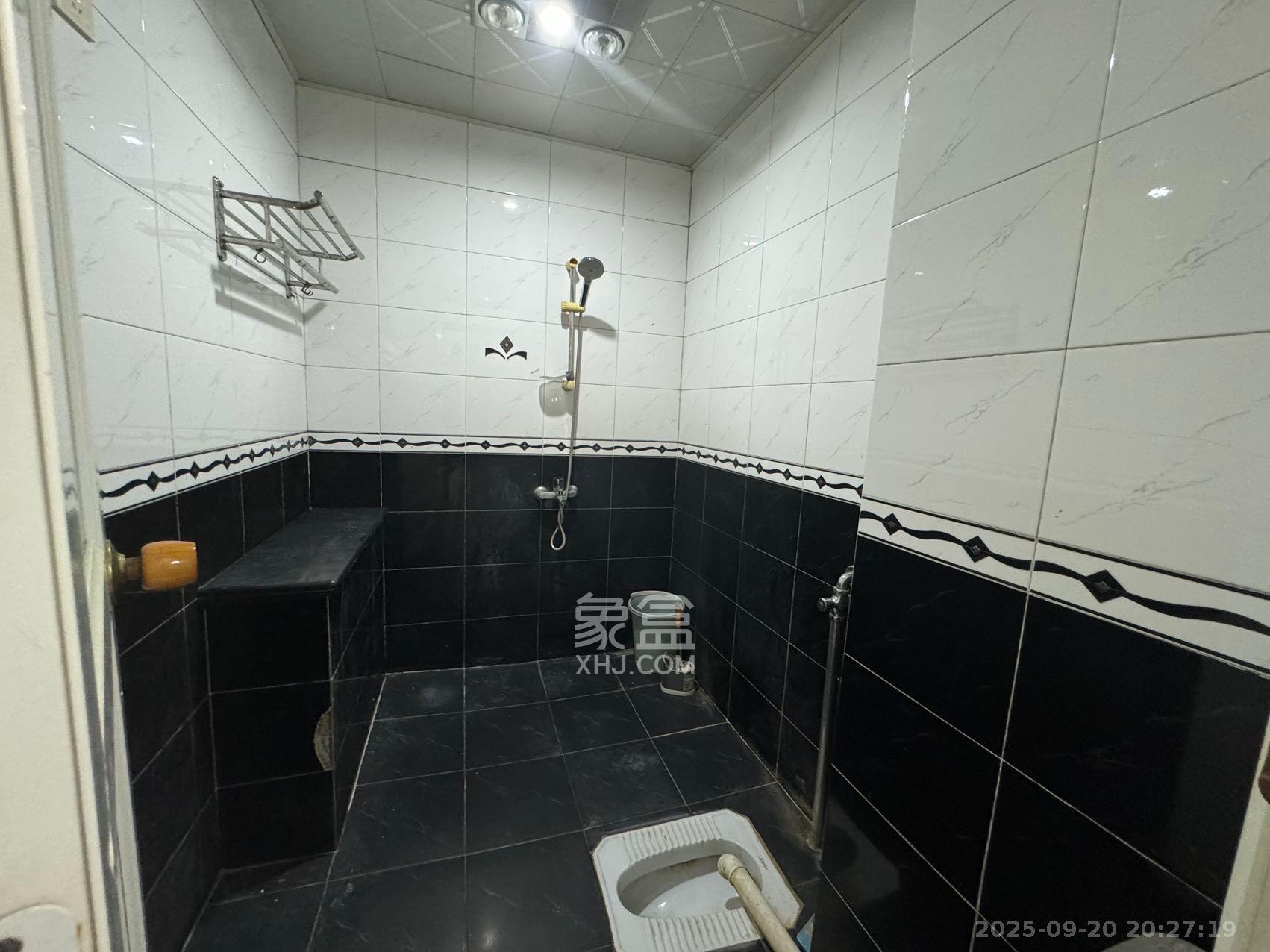 恩瑞麓山名园(龙王港小区) 2室2厅1卫 1550.0元/月 恩瑞麓山名园(龙王港小区) 2室2厅1卫 1550.0元/月室内图