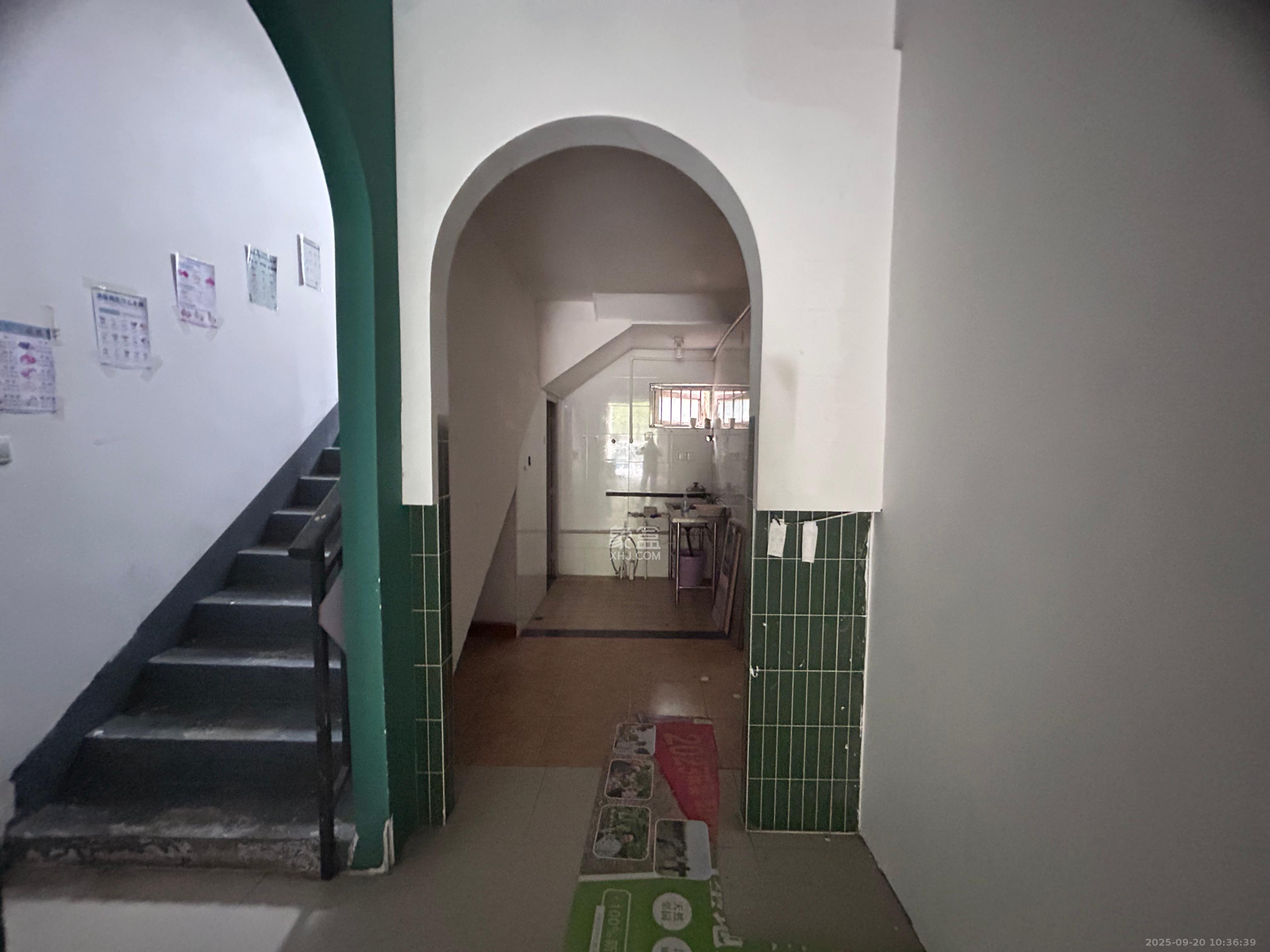 山水湾S区   117.0㎡      6000.0元/月室内图