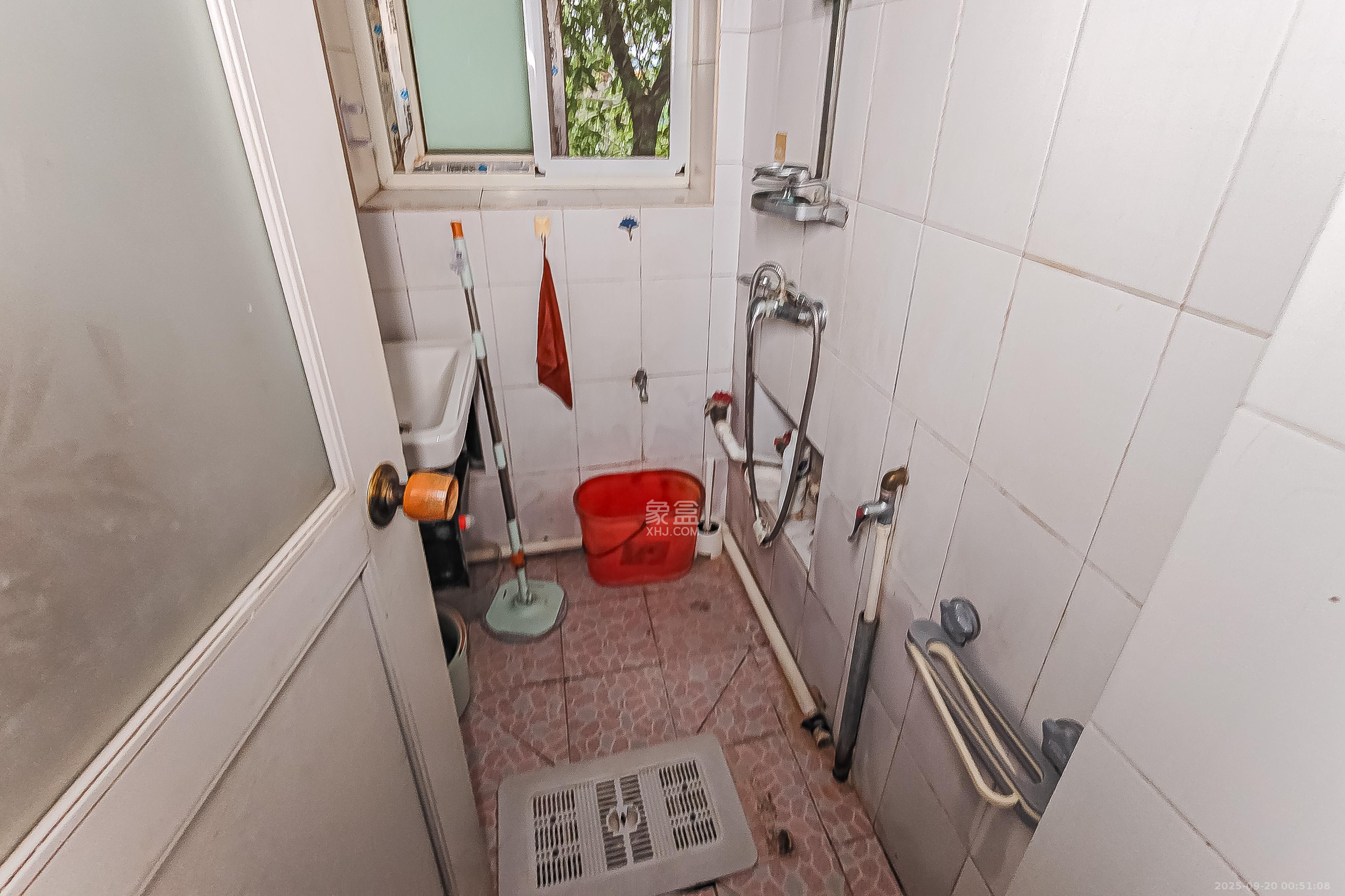 东瓜山二村  1室1厅1卫    28.0万卫生间