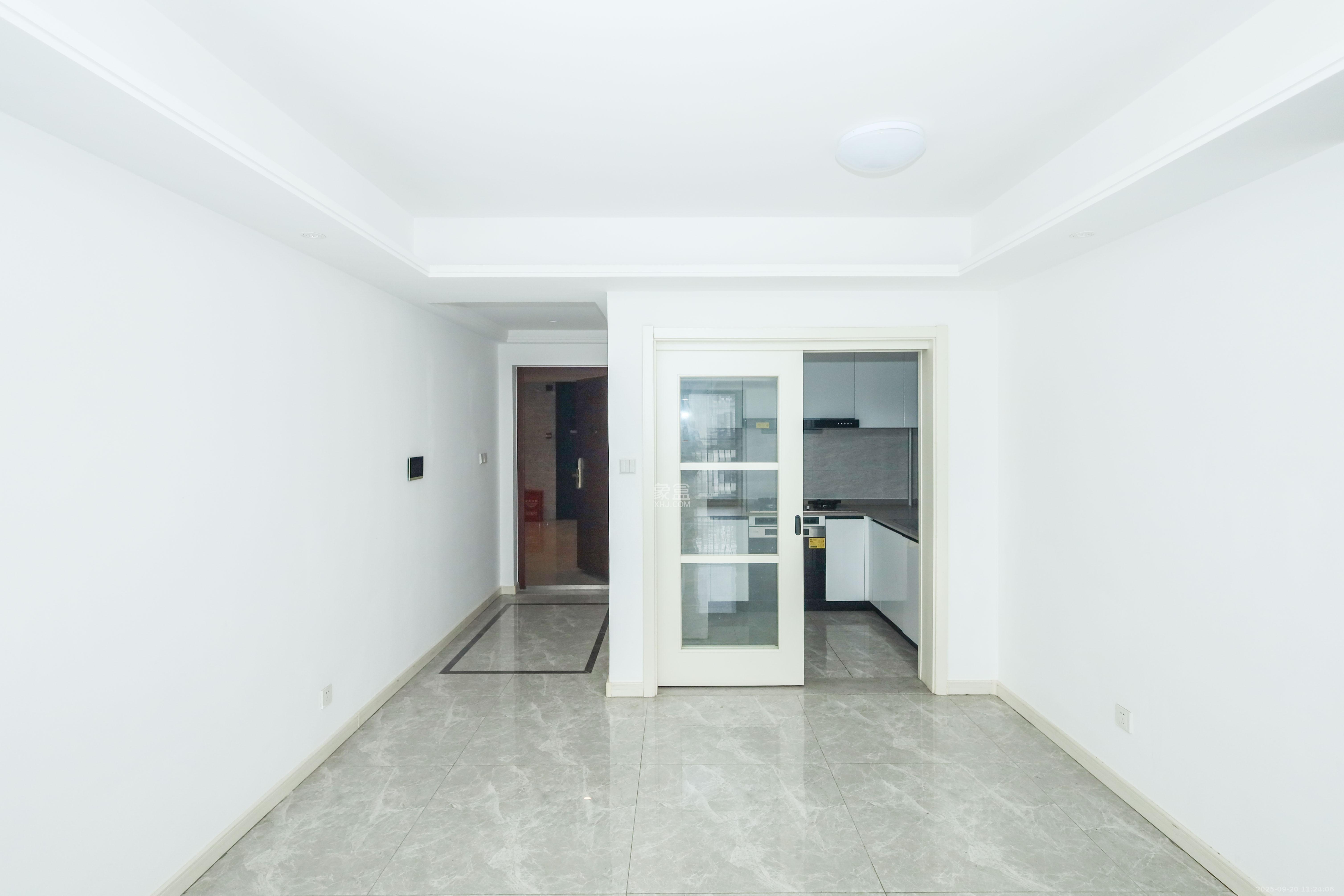 万科金色梦想D区 3室2厅2卫 120.0万 万科金色梦想D区 3室2厅2卫 120.0万客厅