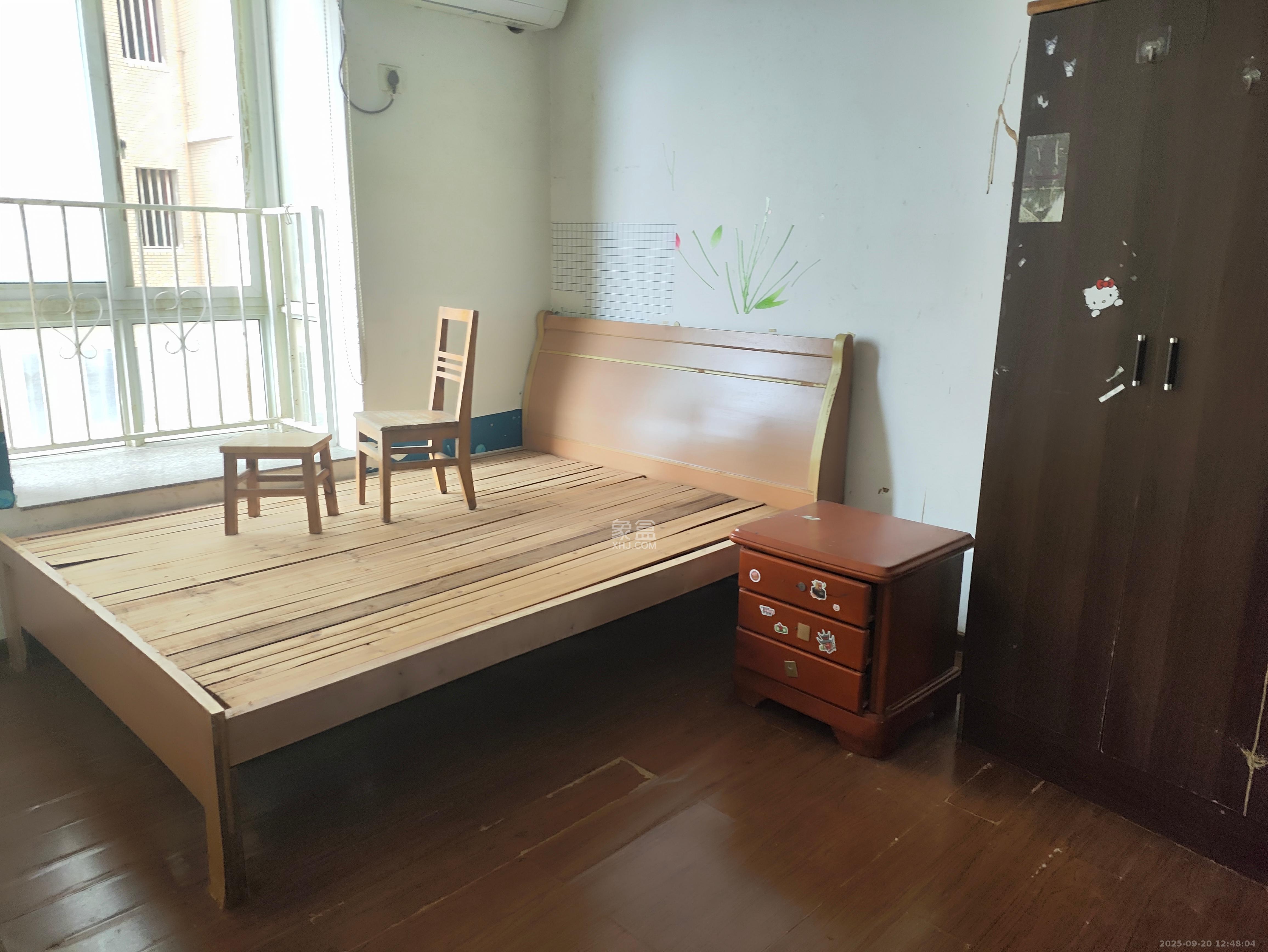 金碧文华  2室1厅1卫   1500.00元/月室内图