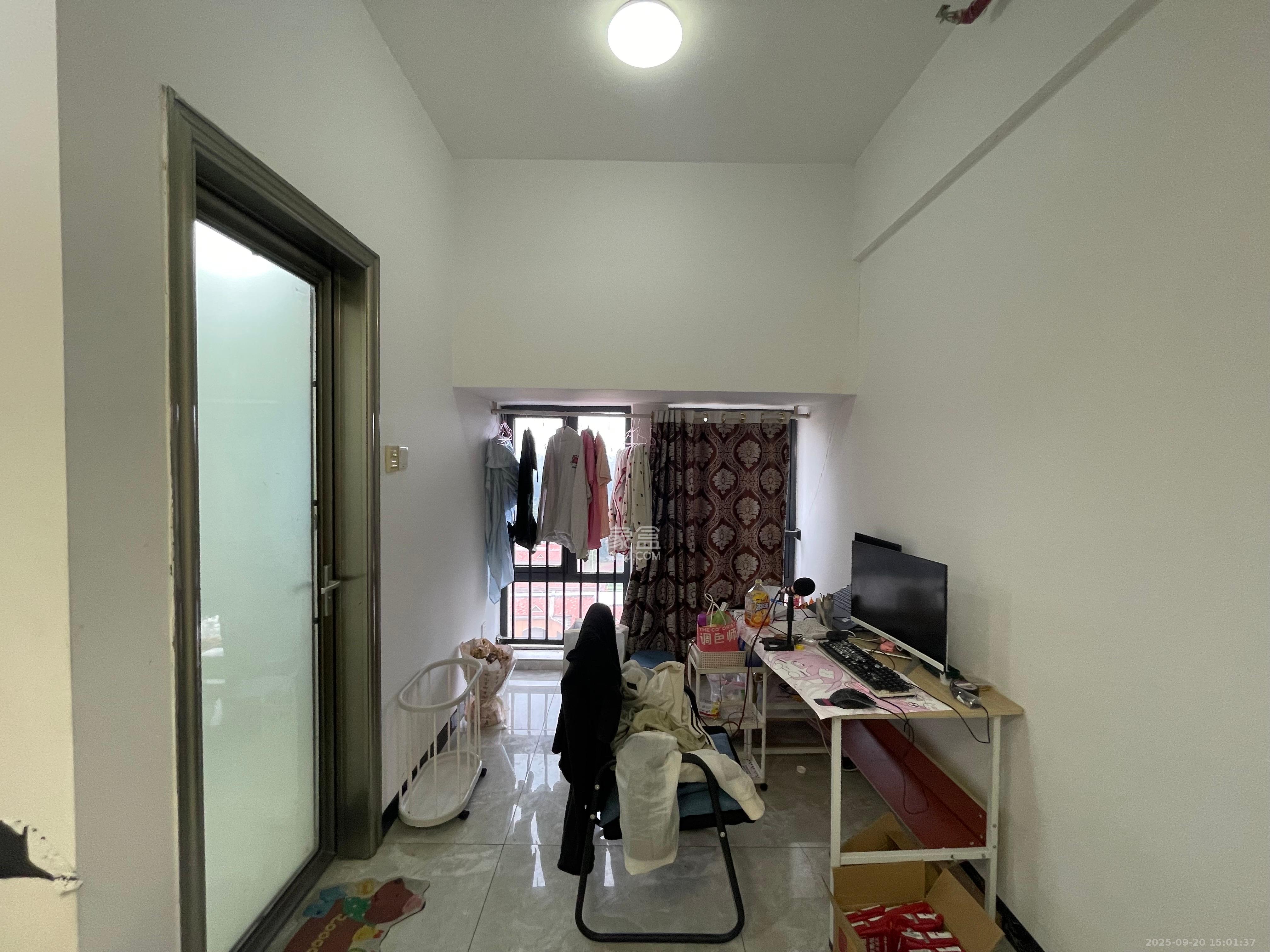 中建芙蓉嘉苑  1室1厅1卫   1300.00元/月室内图