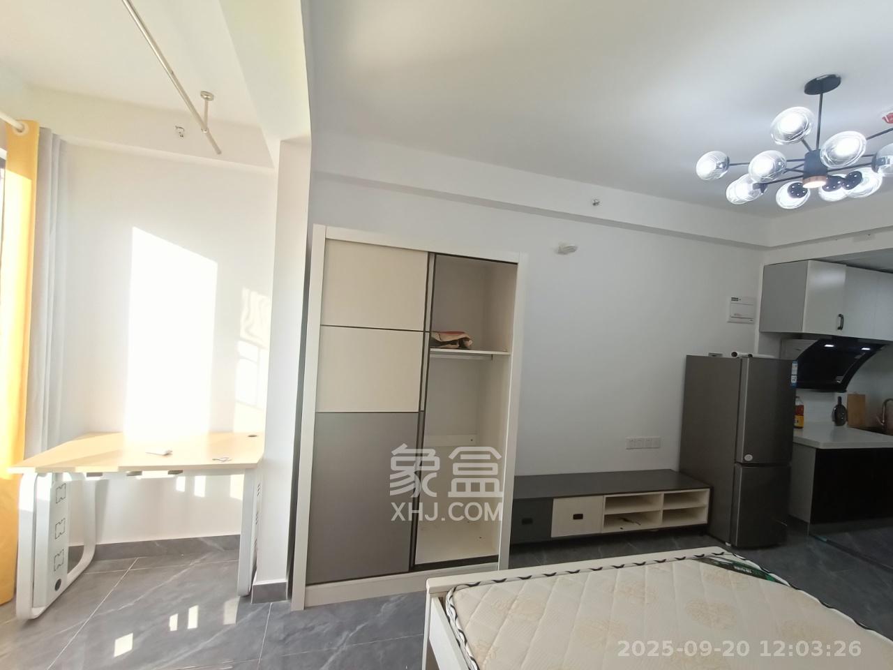 中海珑悦府  1室1厅1卫    1200.0元/月室内图