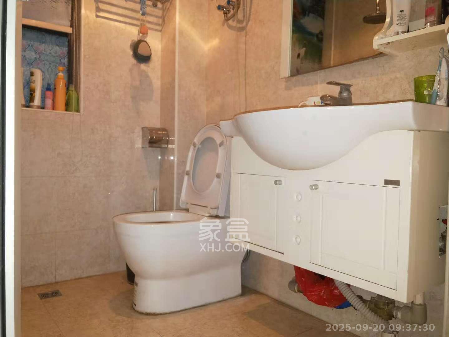 莱茵城 3室2厅1卫 2100.0元/月 莱茵城 3室2厅1卫 2100.0元/月室内图