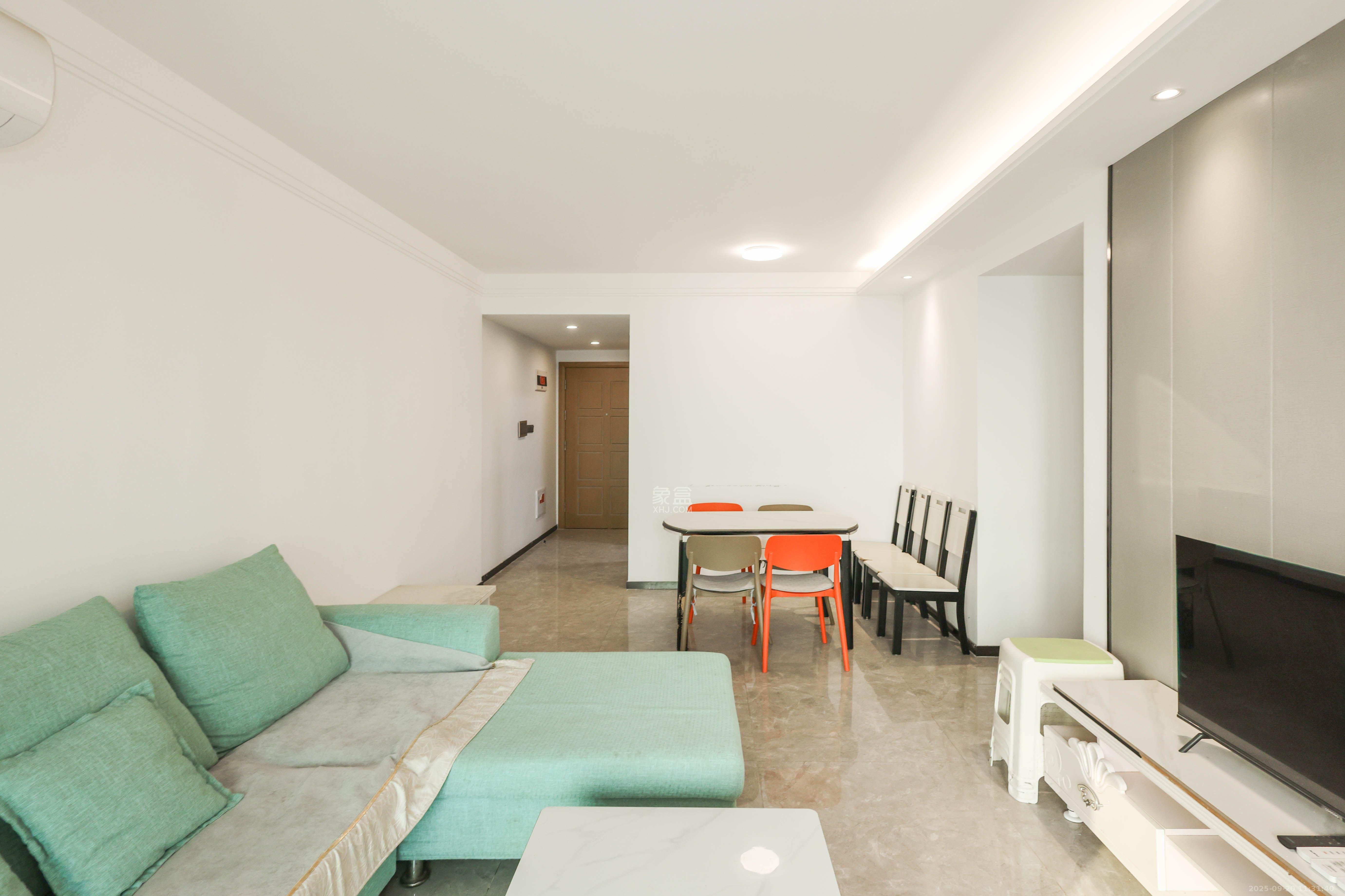 招商华发依云曦城  3室2厅2卫    2300.0元/月室内图