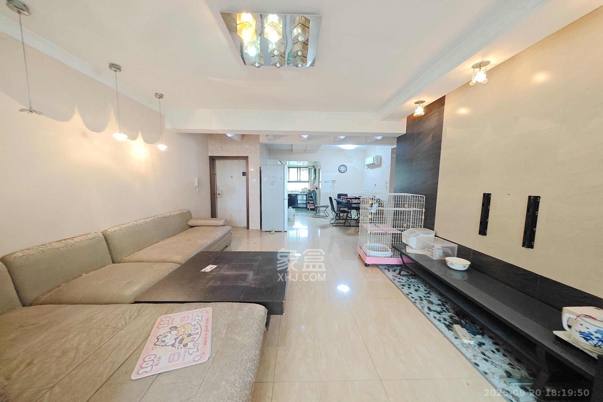 怡景民居 4室2厅2卫 65.0万 怡景民居 4室2厅2卫 65.0万客厅