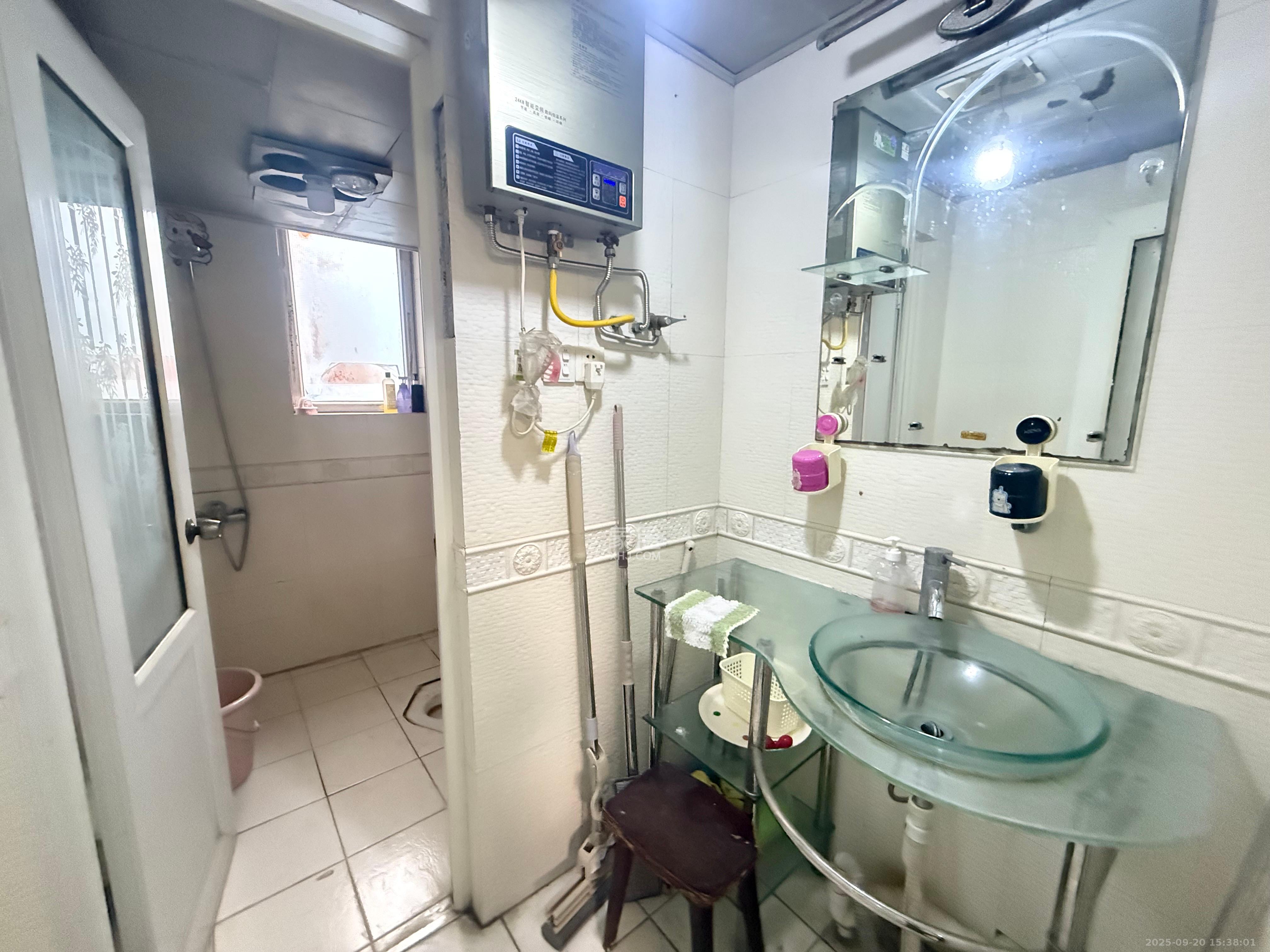 湘卫花苑  3室2厅2卫    2300.0元/月室内图