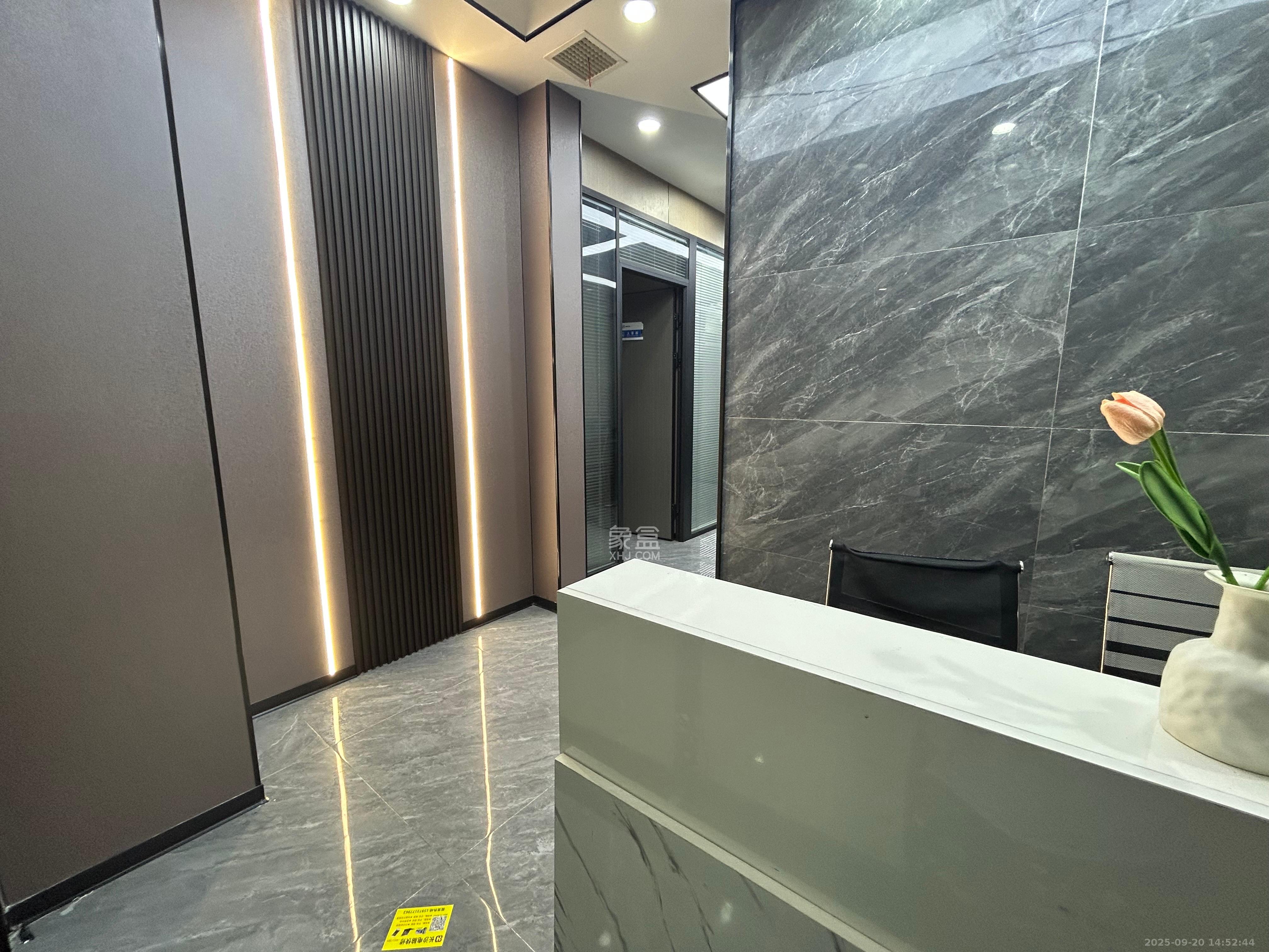 华润置地广场二期  1室1厅1卫    5800.0元/月室内图