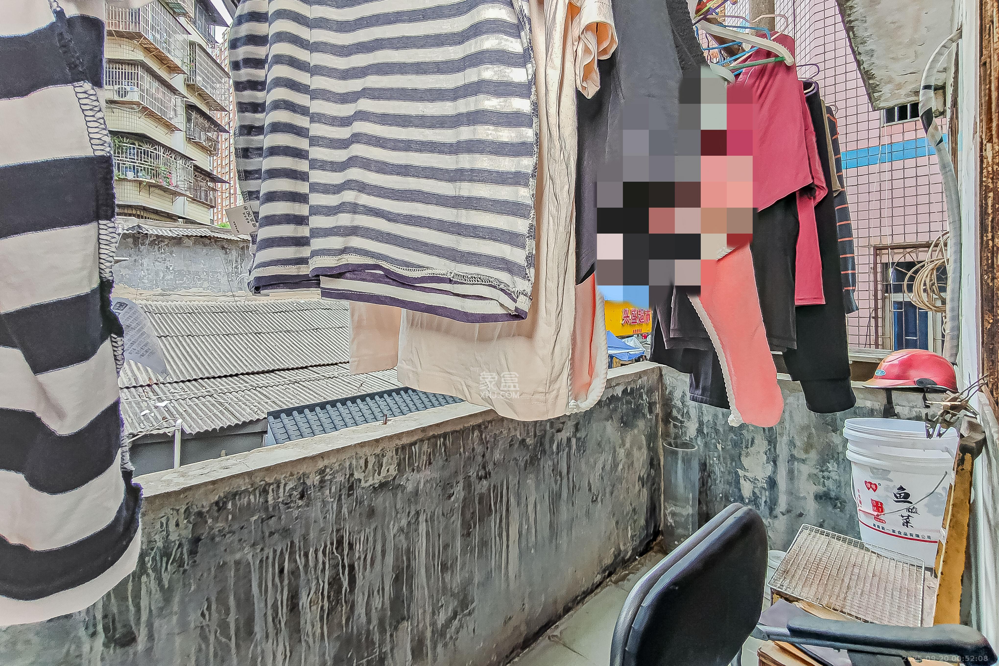 南沙井散盘  4室2厅2卫    120.8万阳台