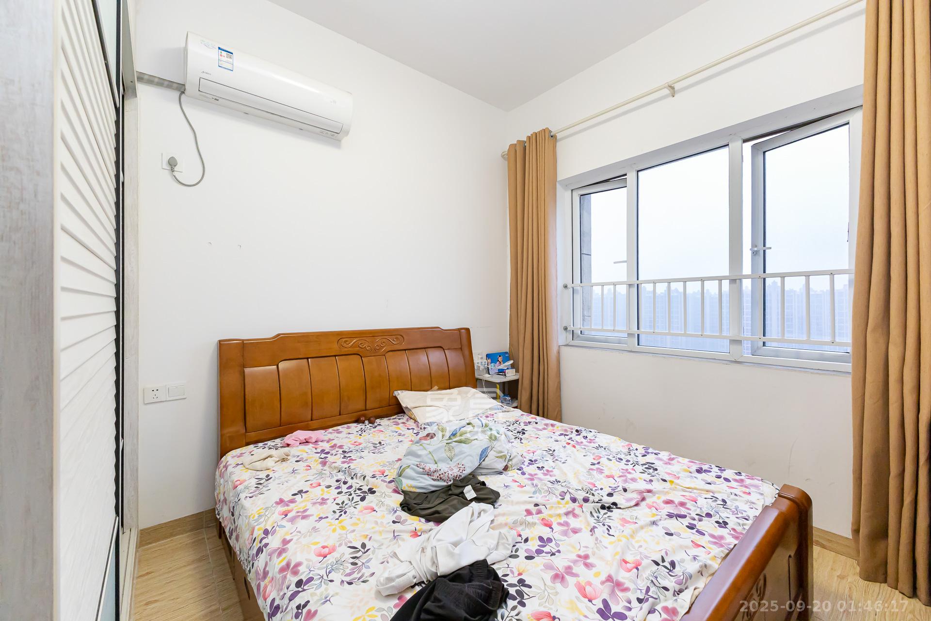 嘉宇银杉(嘉宇西苑) 3室2厅1卫 72.0万 嘉宇银杉(嘉宇西苑) 3室2厅1卫 72.0万卧室