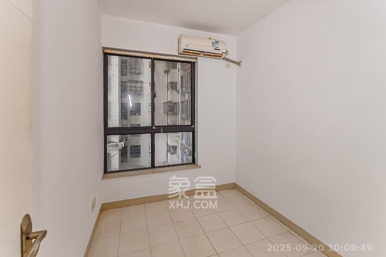 兰亭优壳（隽峰苑）  4室2厅1卫    2200.0元/月室内图