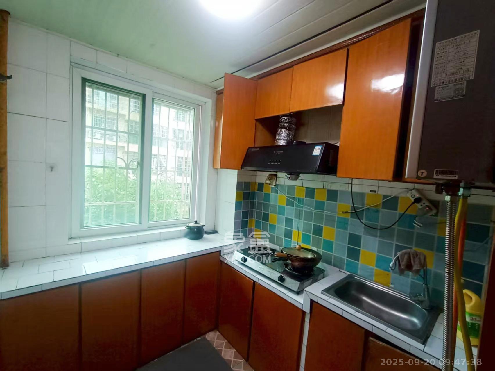 恩瑞麓山名园（龙王港小区）  2室2厅1卫    1850.0元/月室内图