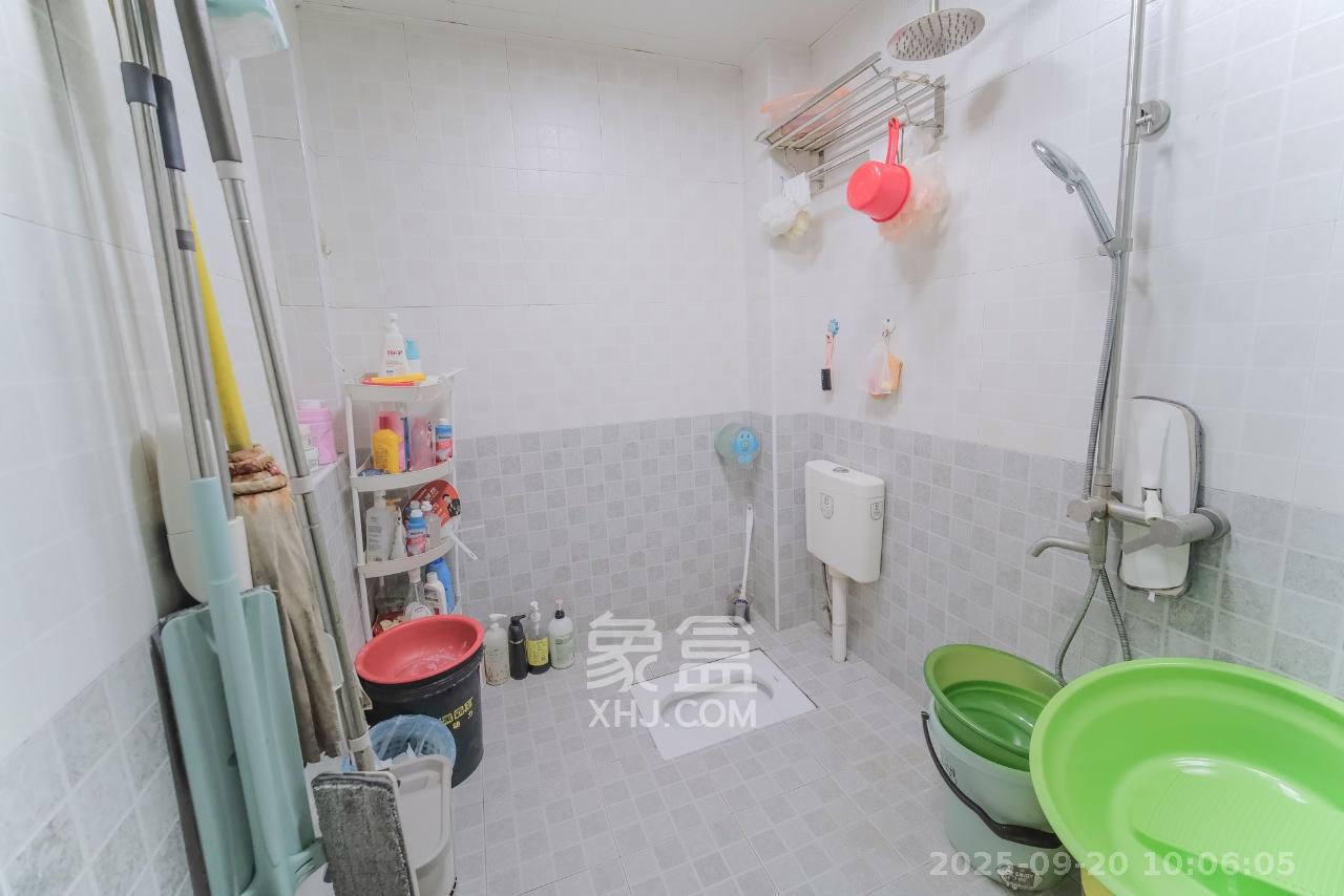 山水湾 2室2厅1卫 1900.0元/月 山水湾 2室2厅1卫 1900.0元/月室内图