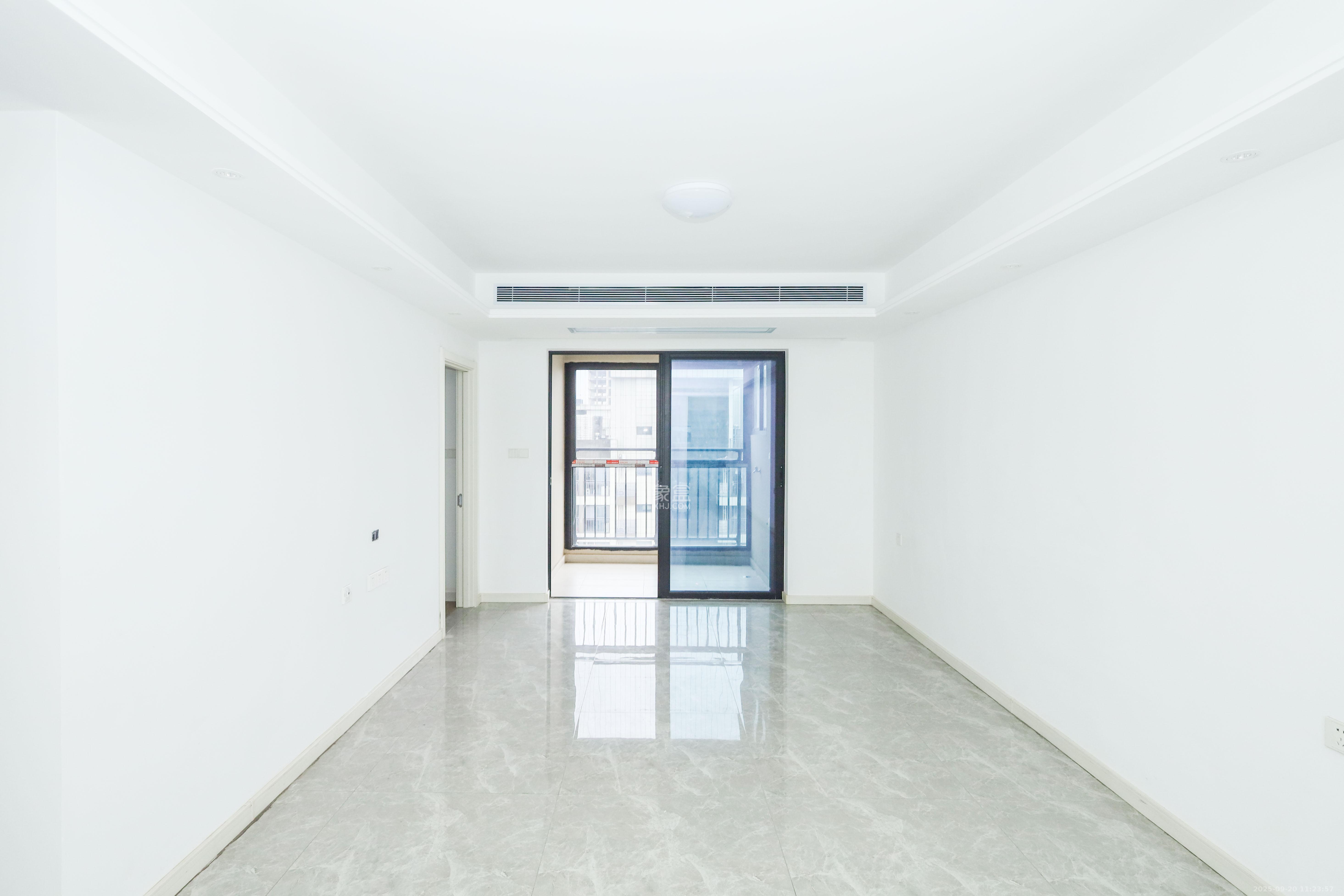 万科金色梦想D区 3室2厅2卫 120.0万 万科金色梦想D区 3室2厅2卫 120.0万客厅