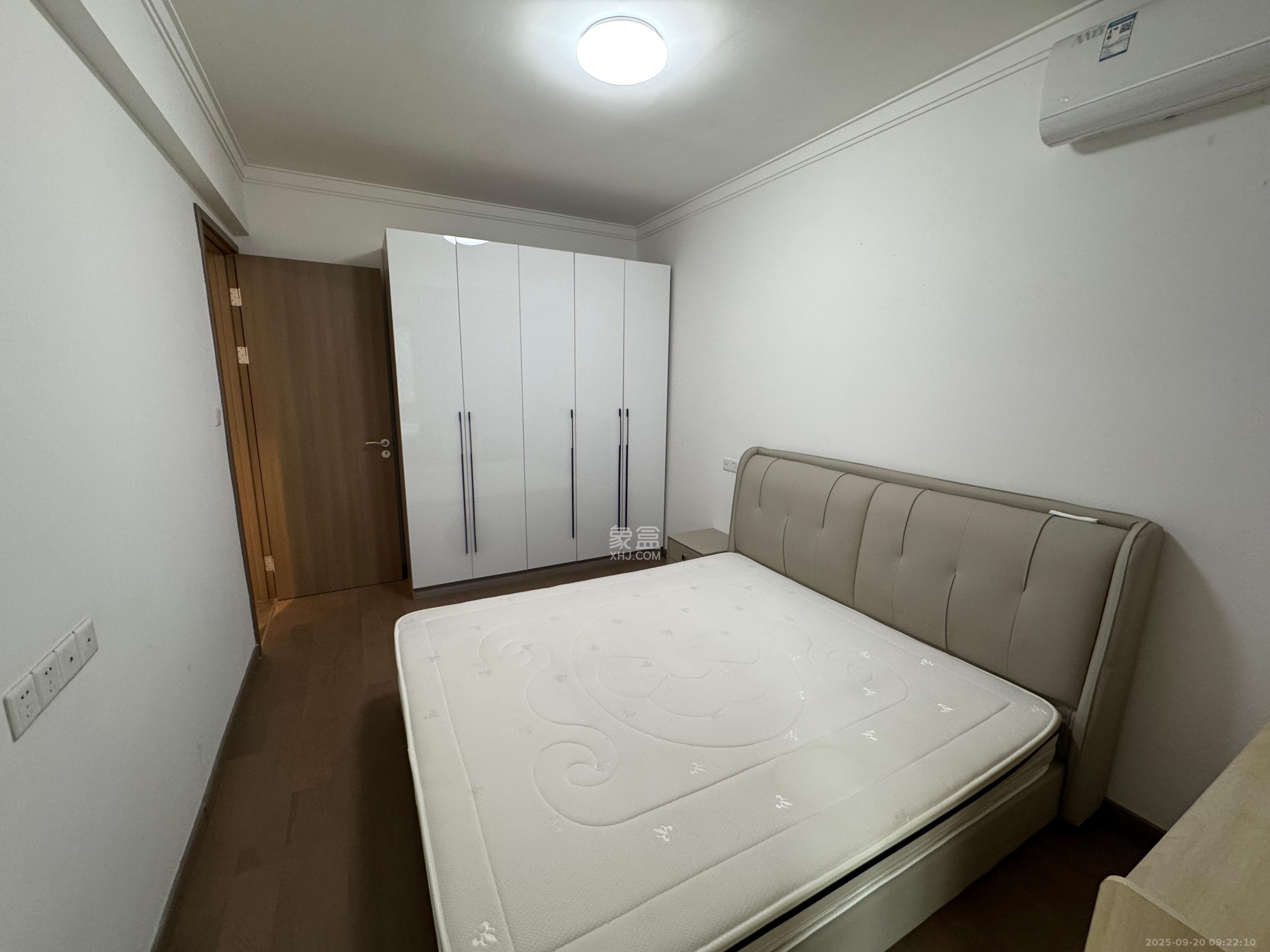 越秀亲爱里  1室1厅1卫    3300.0元/月室内图