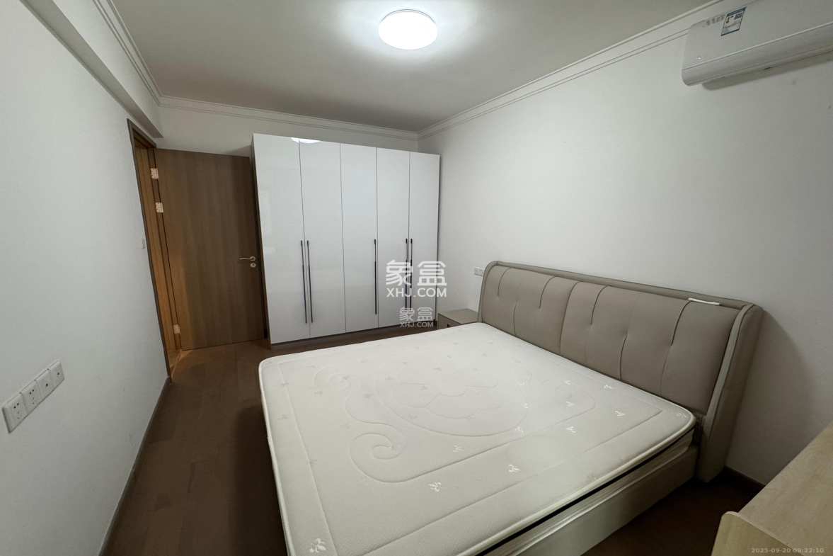 越秀亲爱里  1室1厅1卫    3300.0元/月 越秀亲爱里  1室1厅1卫    3300.0元/月室内图