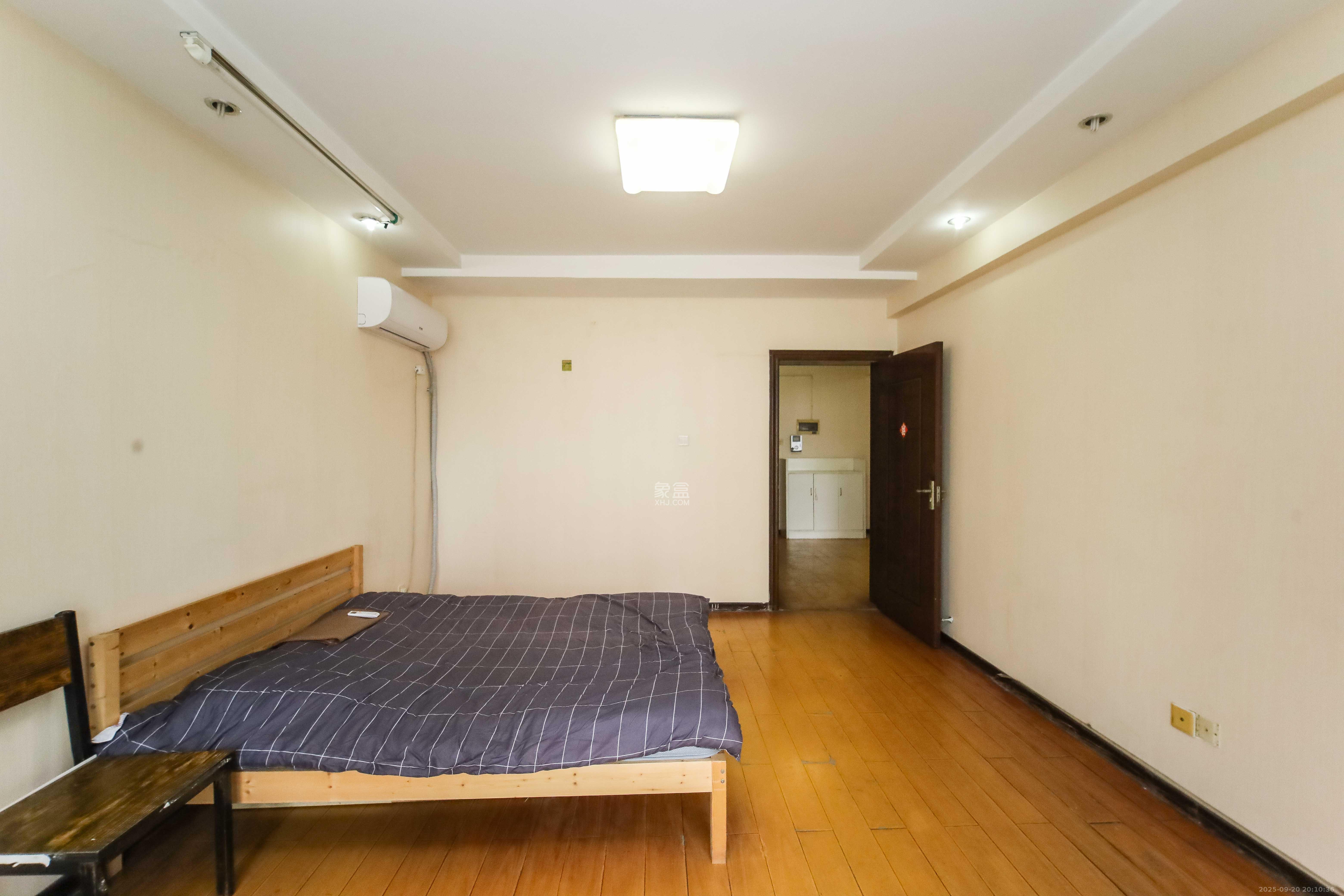 诺亚方舟大厦  2室2厅1卫    52.0万卧室