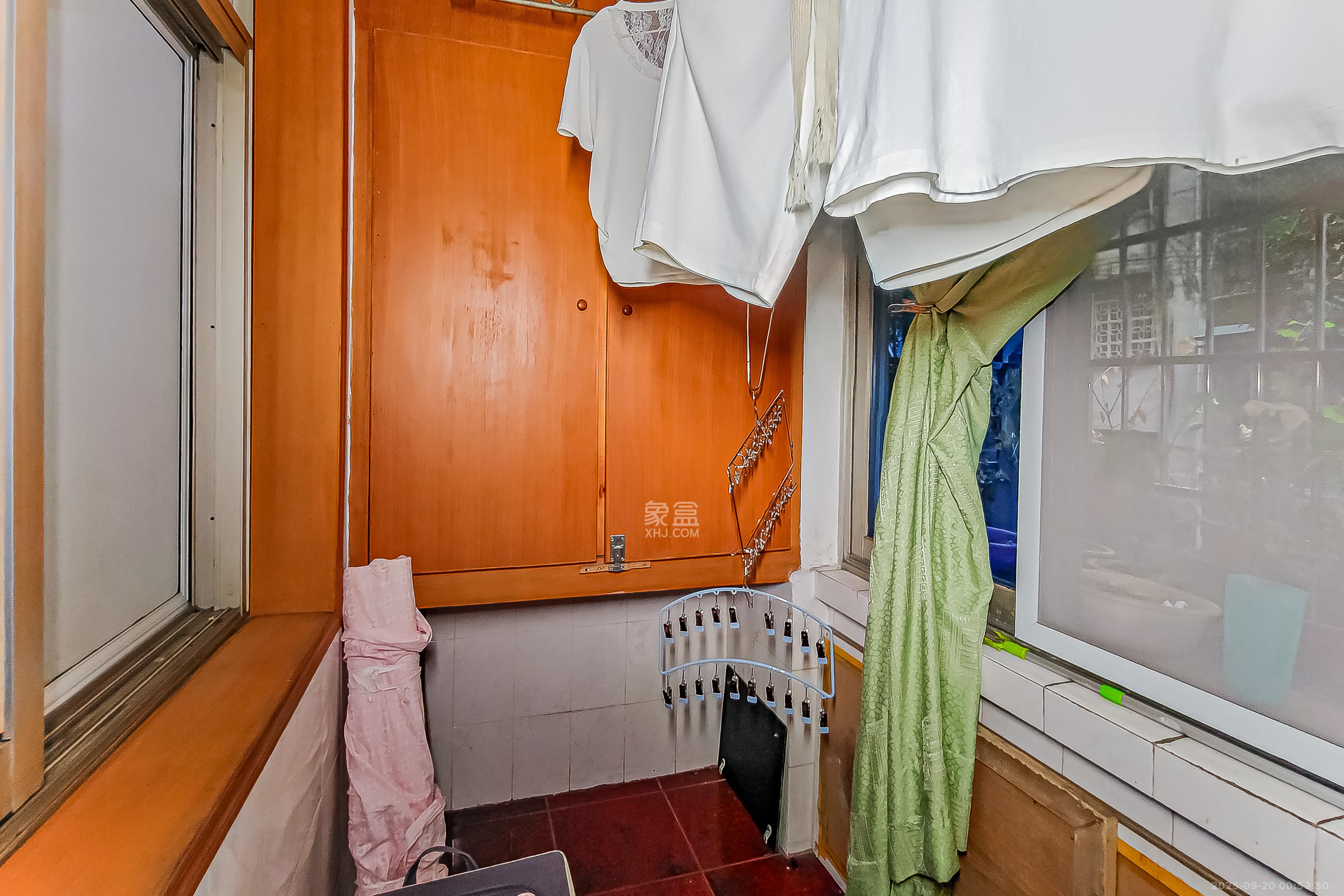 解放四村石子冲  1室1厅1卫    27.0万阳台