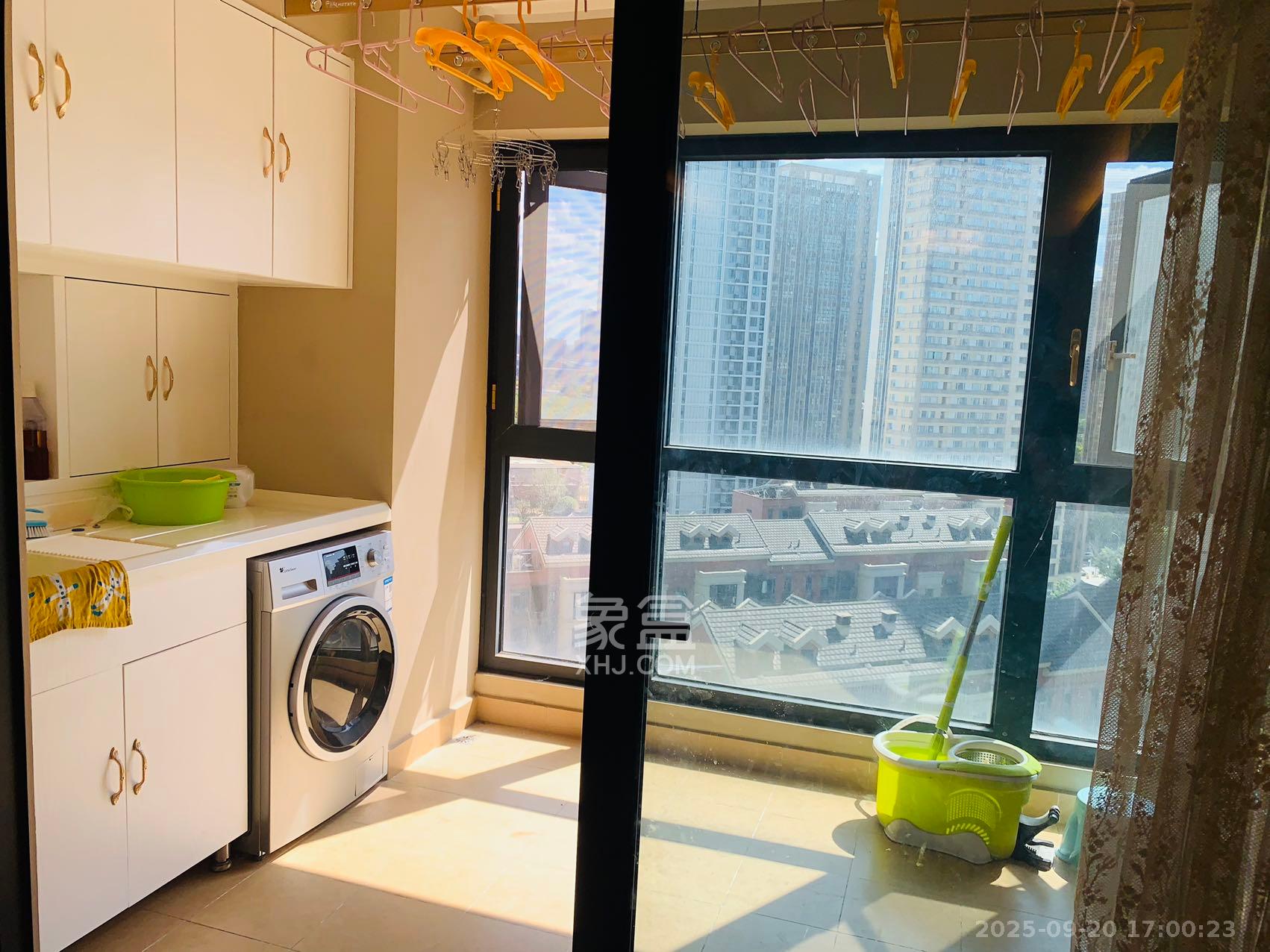 万科魅力之城非凡里 3室2厅2卫 2200.0元/月 万科魅力之城非凡里 3室2厅2卫 2200.0元/月室内图