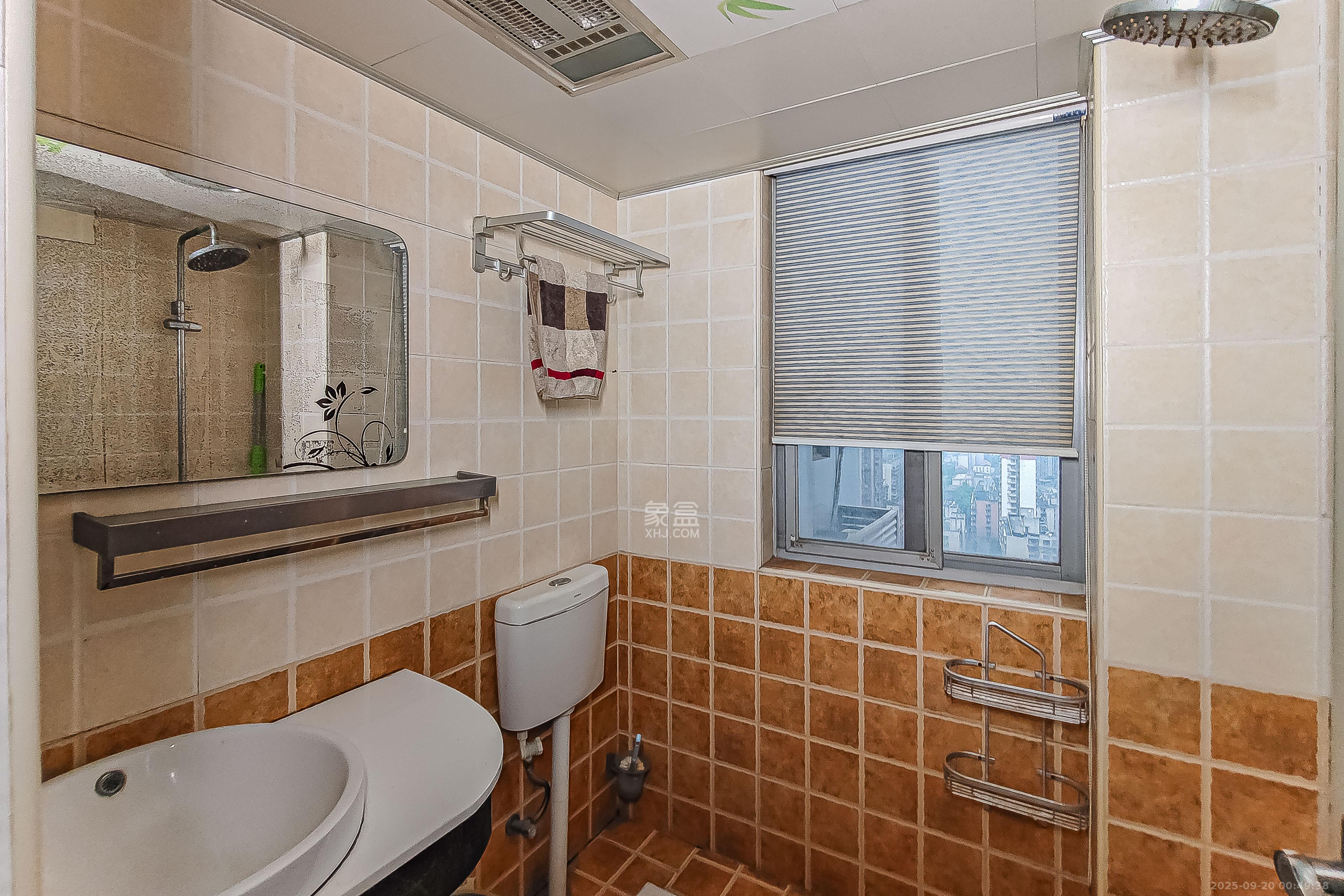 友阿光大大厦 3室2厅2卫 122.0万 友阿光大大厦 3室2厅2卫 122.0万卫生间