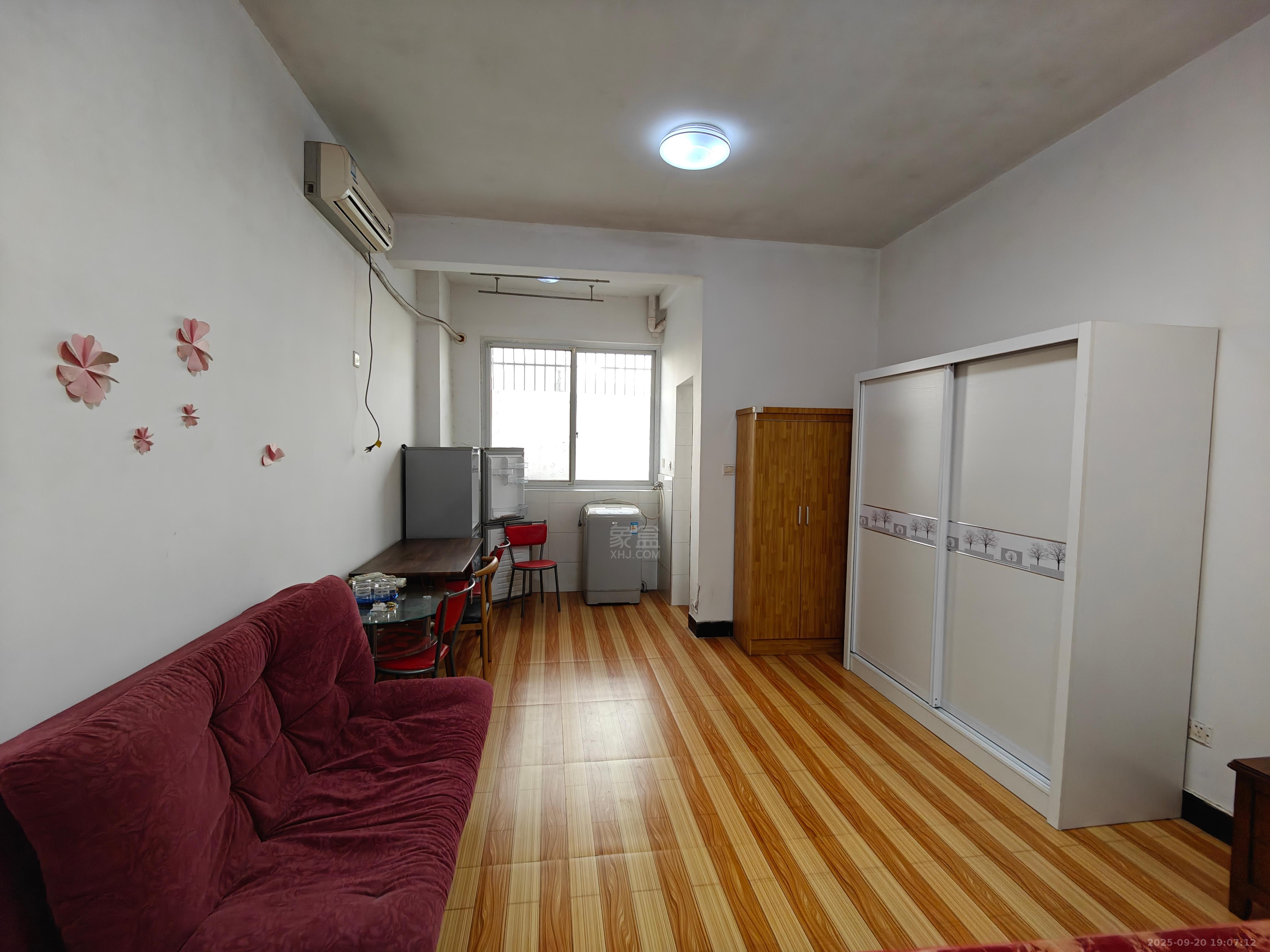 蓝筹公寓1栋  1室1厅1卫    1000.0元/月室内图