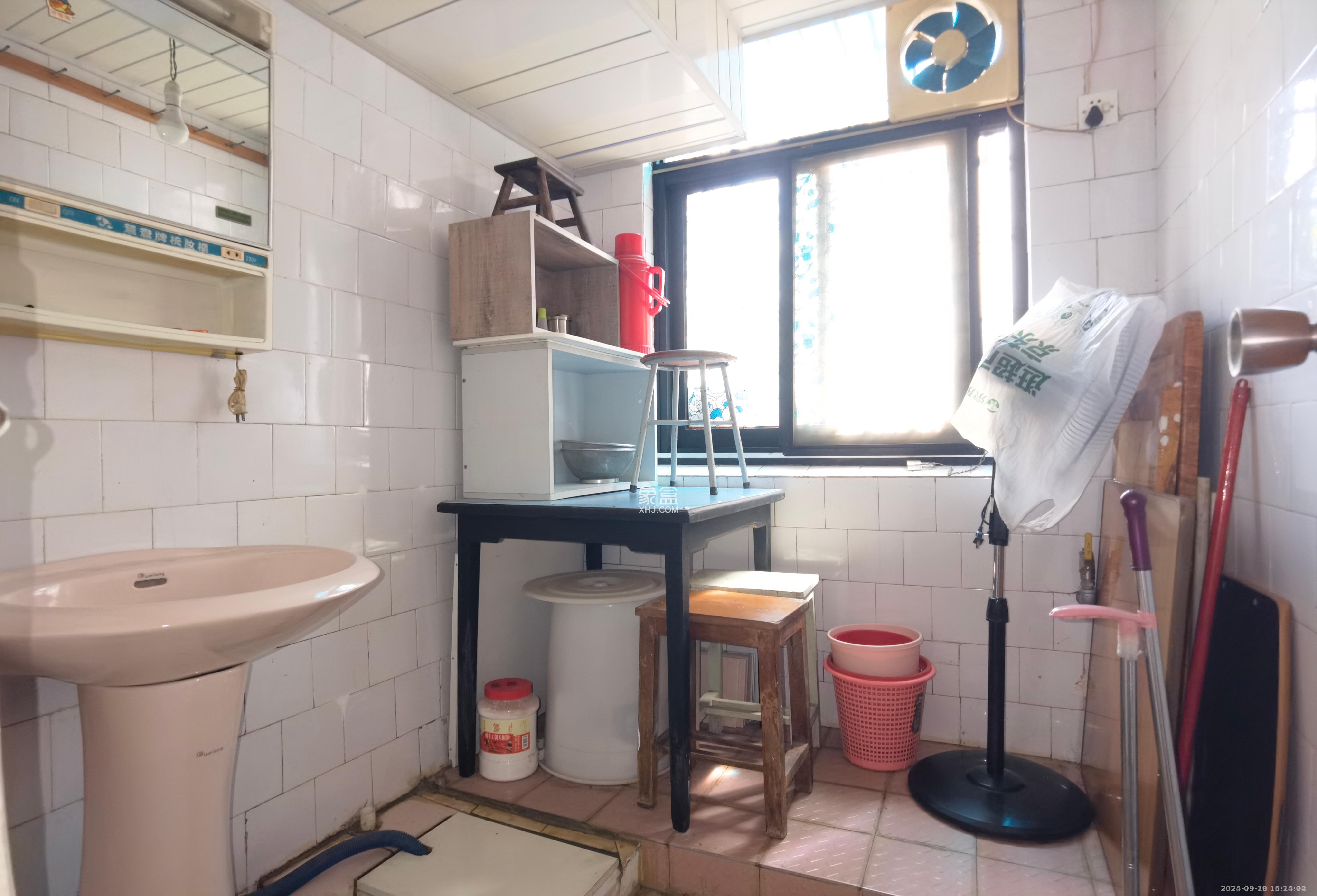 民主东街散盘 3室2厅2卫 2500.0元/月 民主东街散盘 3室2厅2卫 2500.0元/月室内图