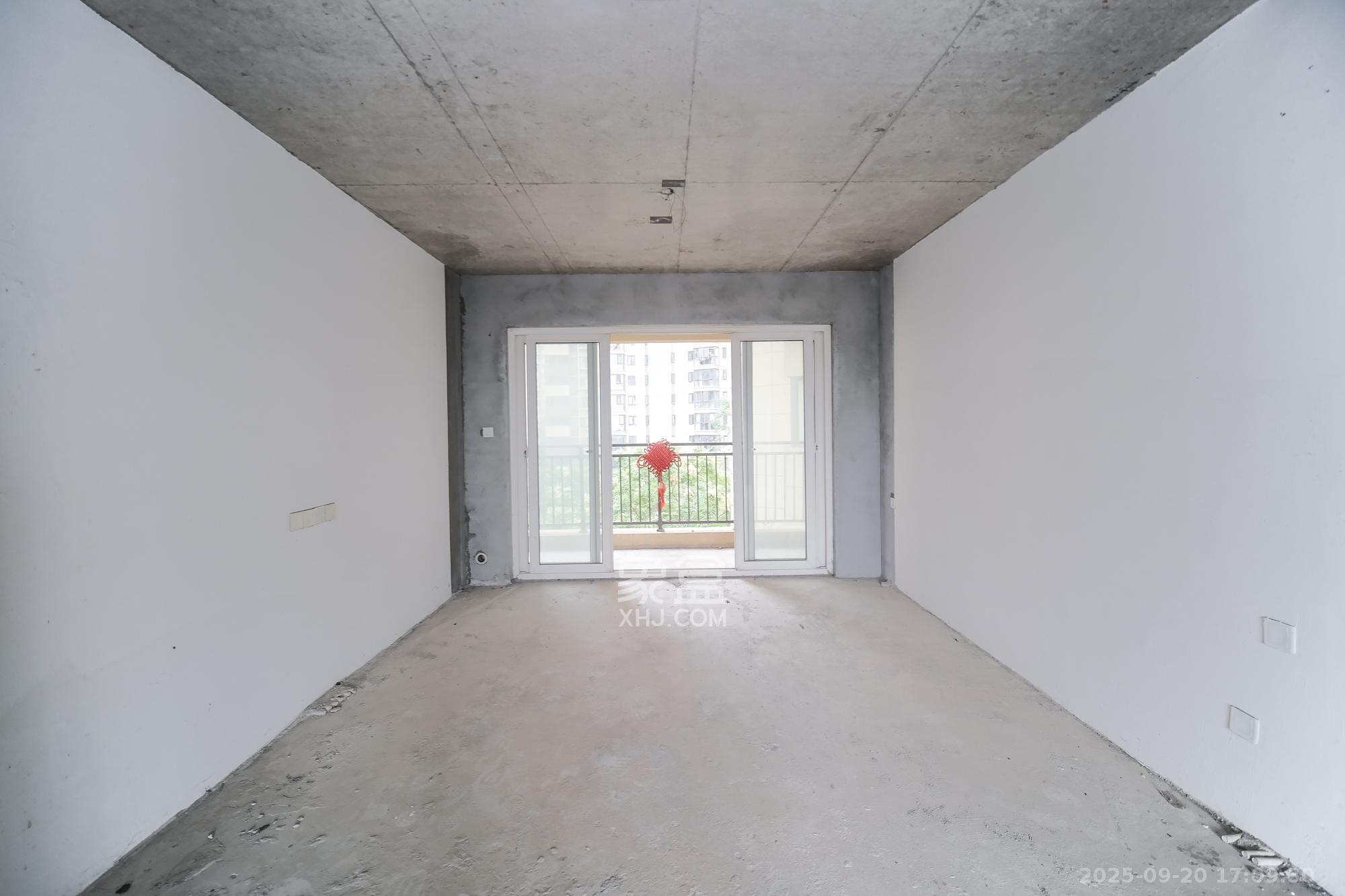 保利香槟国际 4室2厅2卫 93.0万 保利香槟国际 4室2厅2卫 93.0万客厅